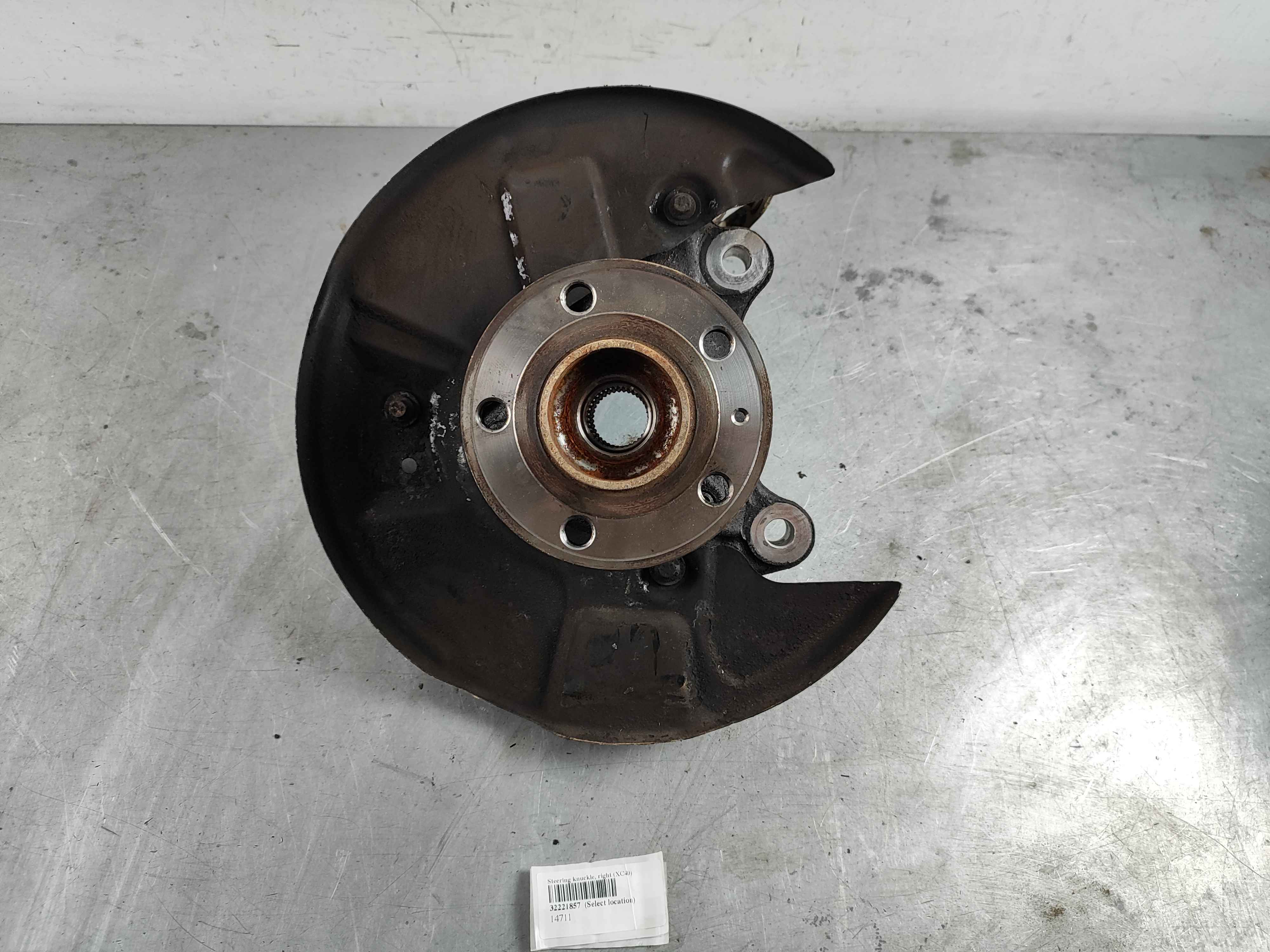 Steering knuckle, right (XC40)