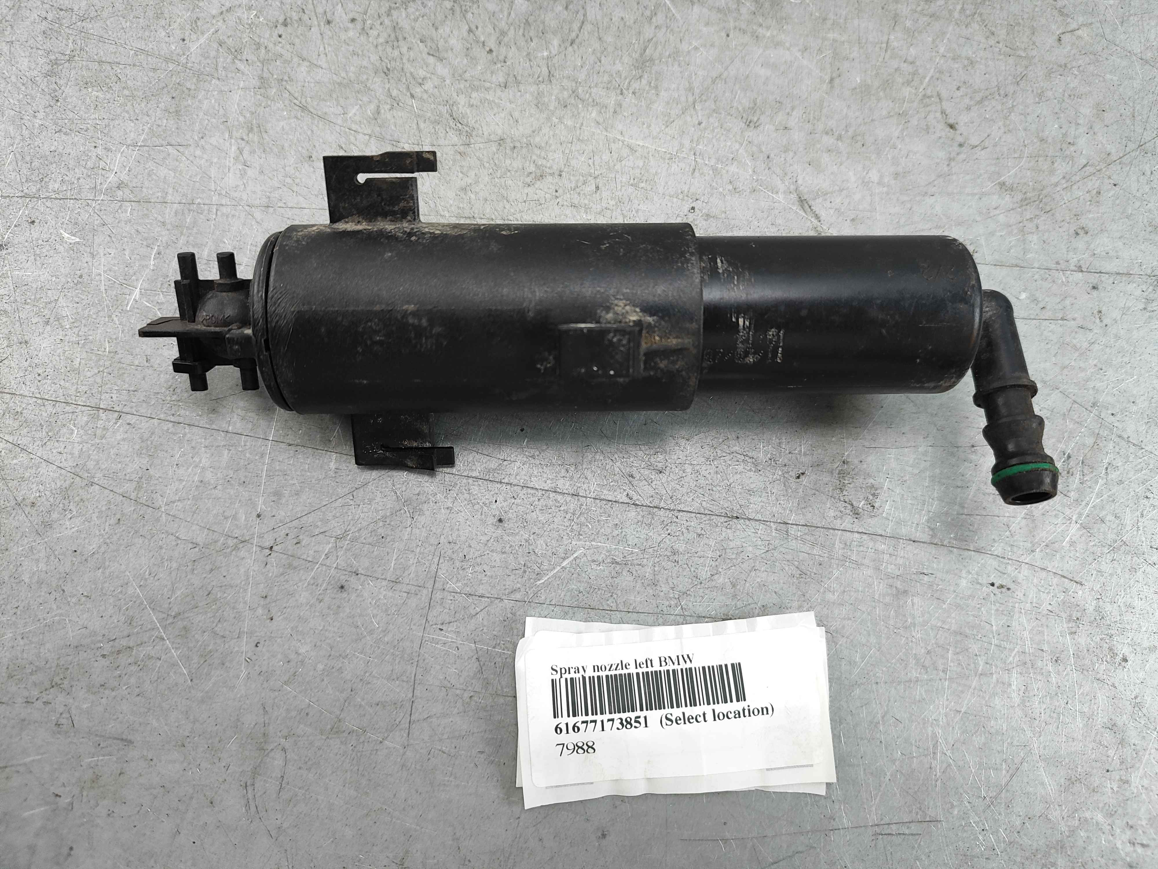 Spray nozzle left BMW