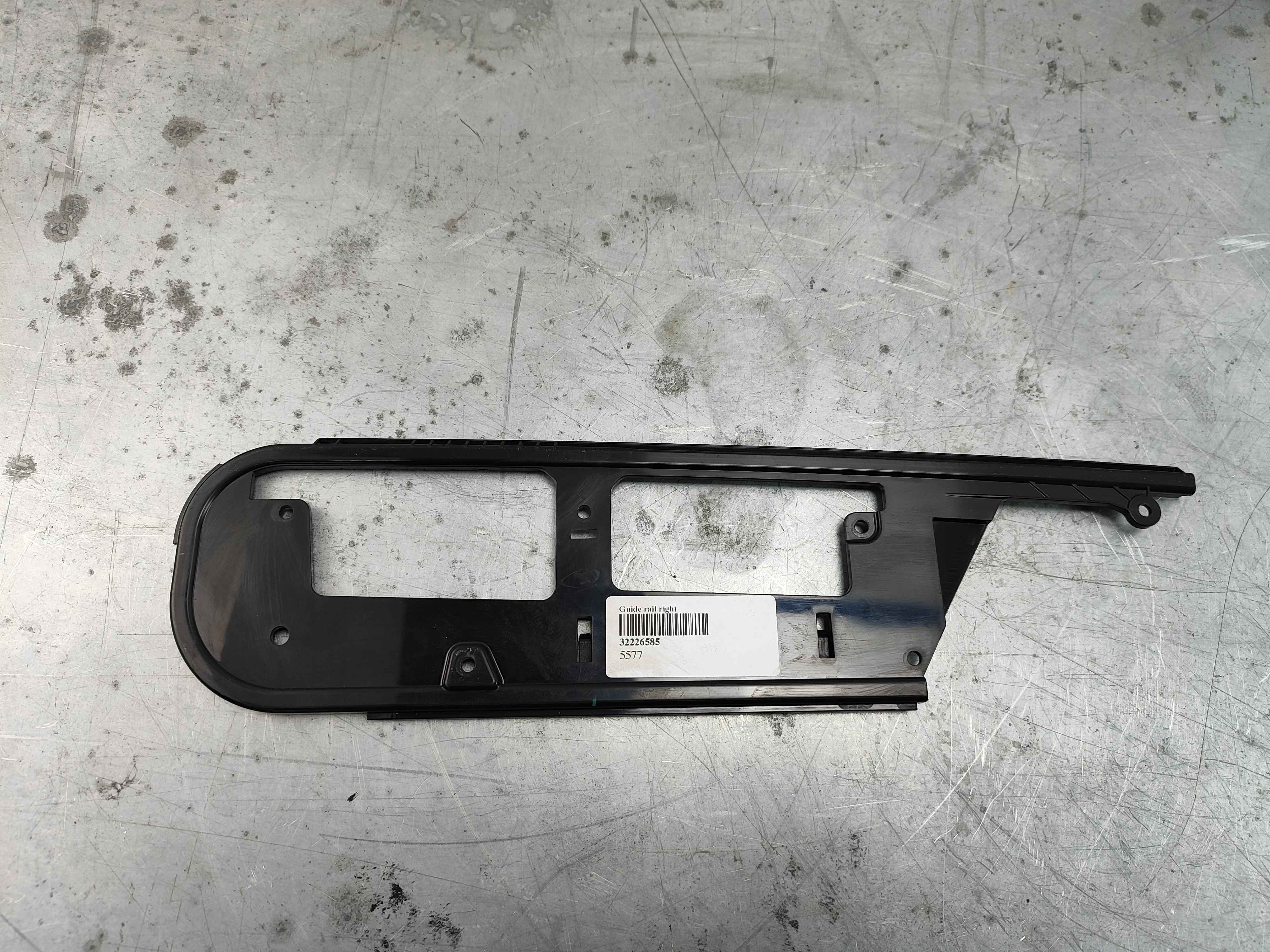 Guide rail right