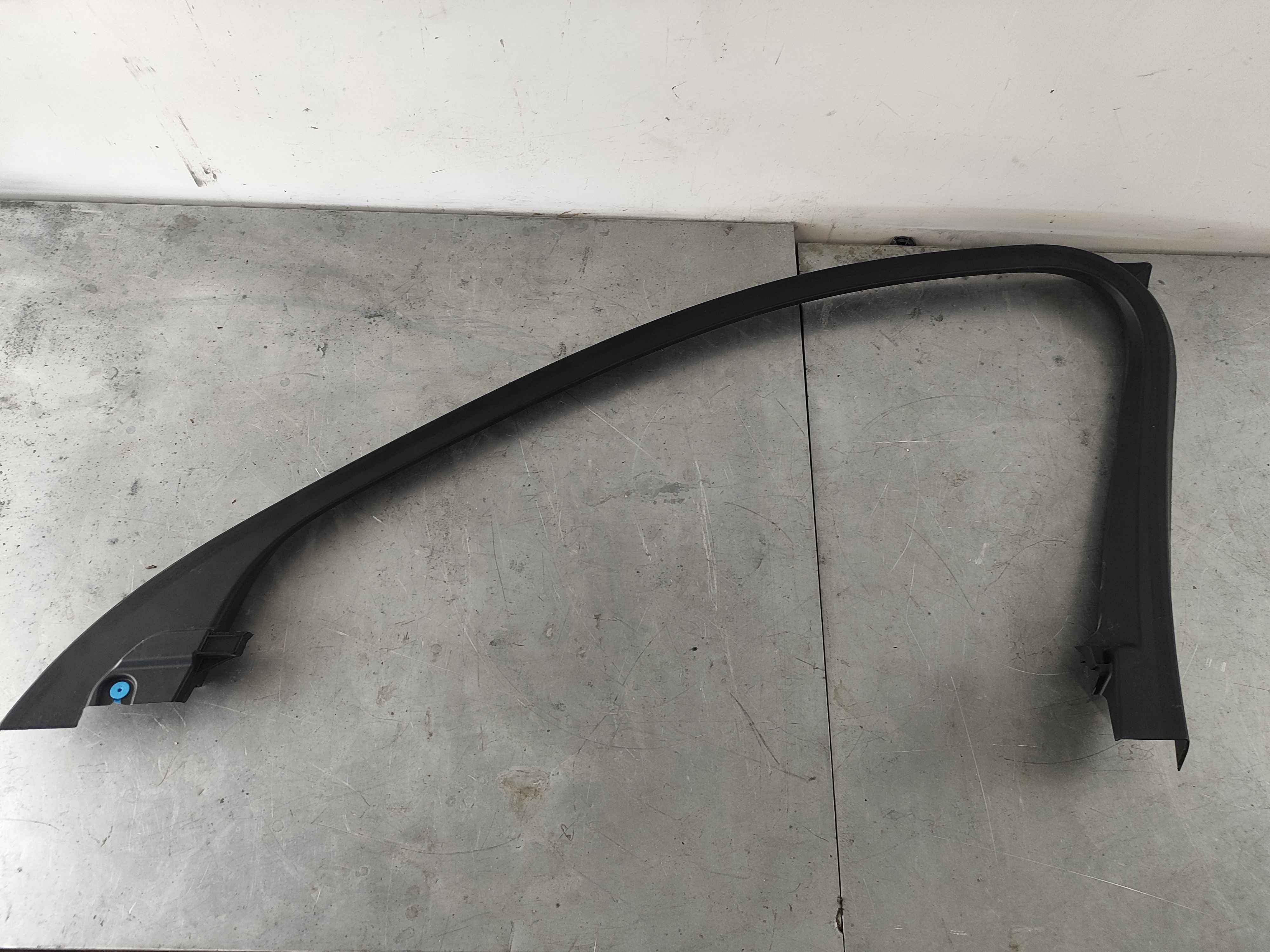 Door arch, front, right (XC60 (18-))