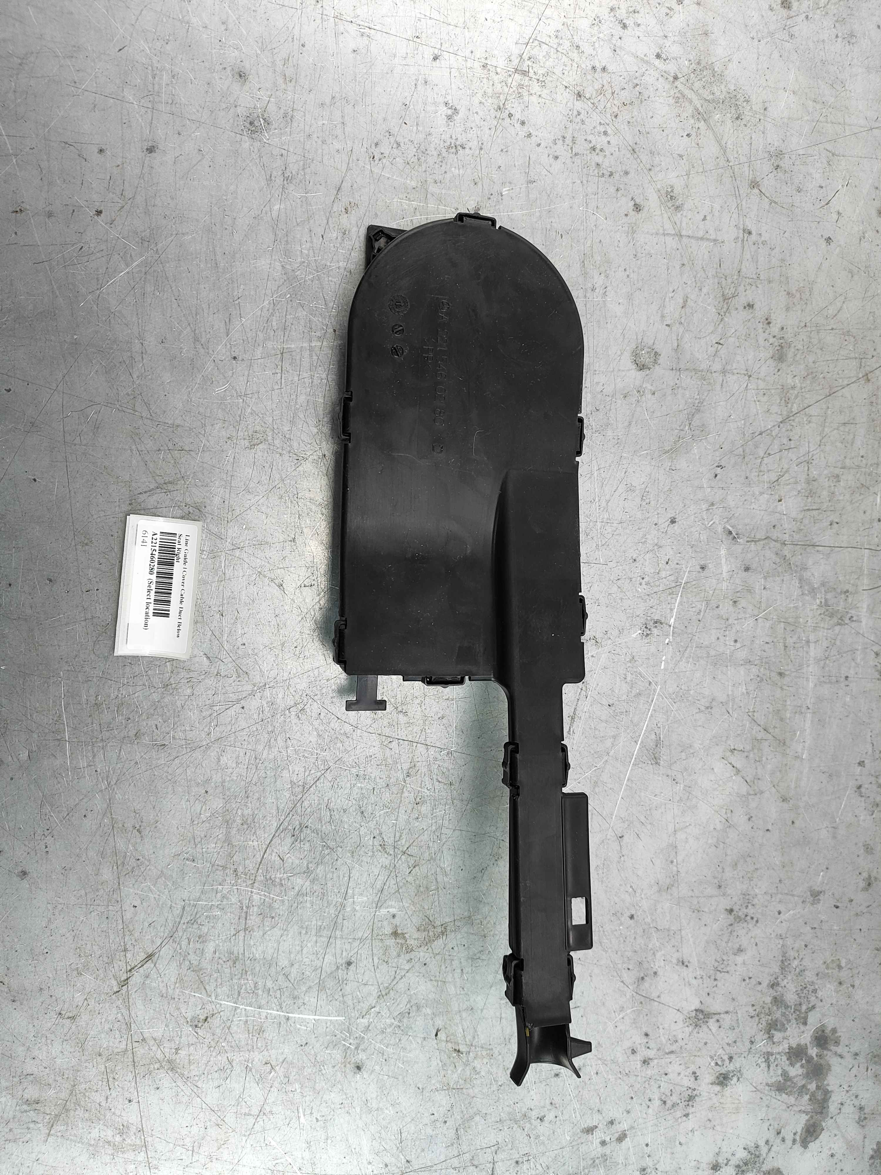 Line Guide | Cover Cable Duct Below Seat Right