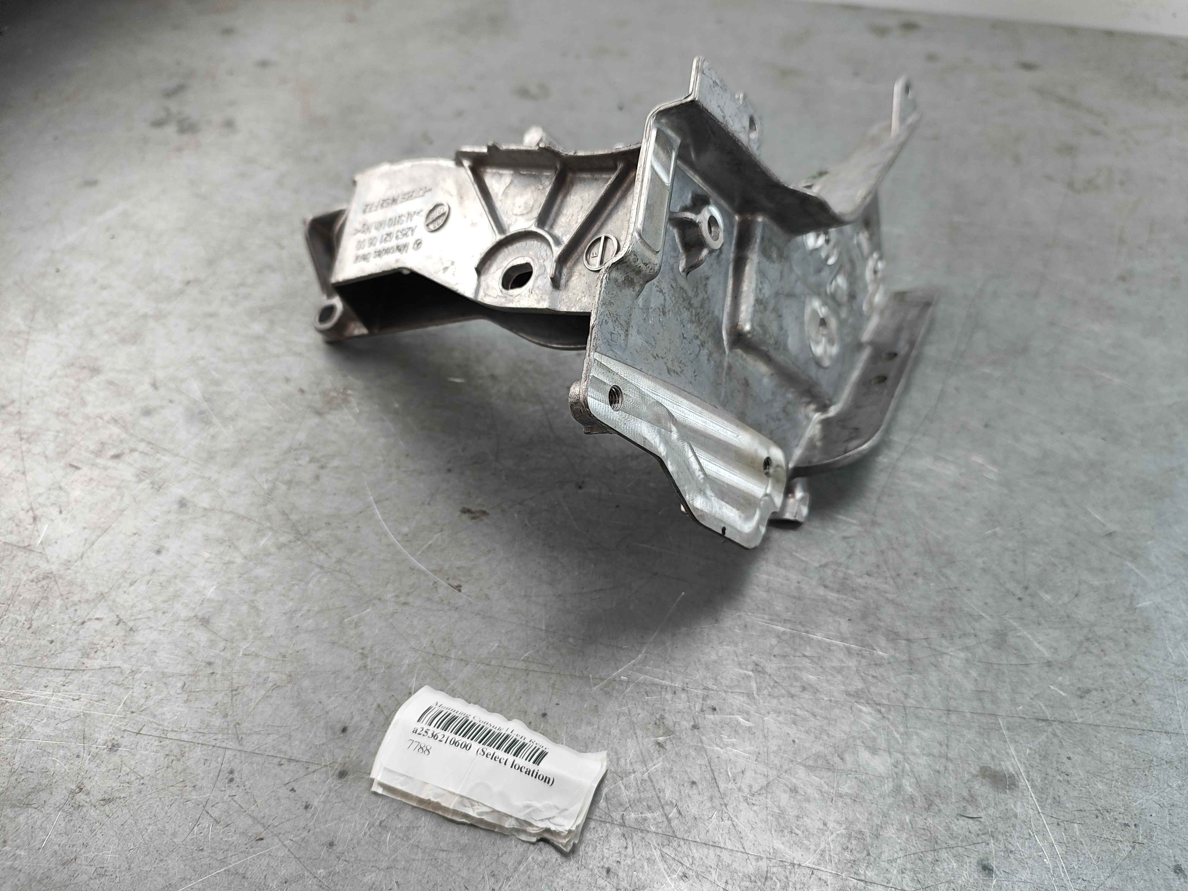 Mounting Consule | Left Rear