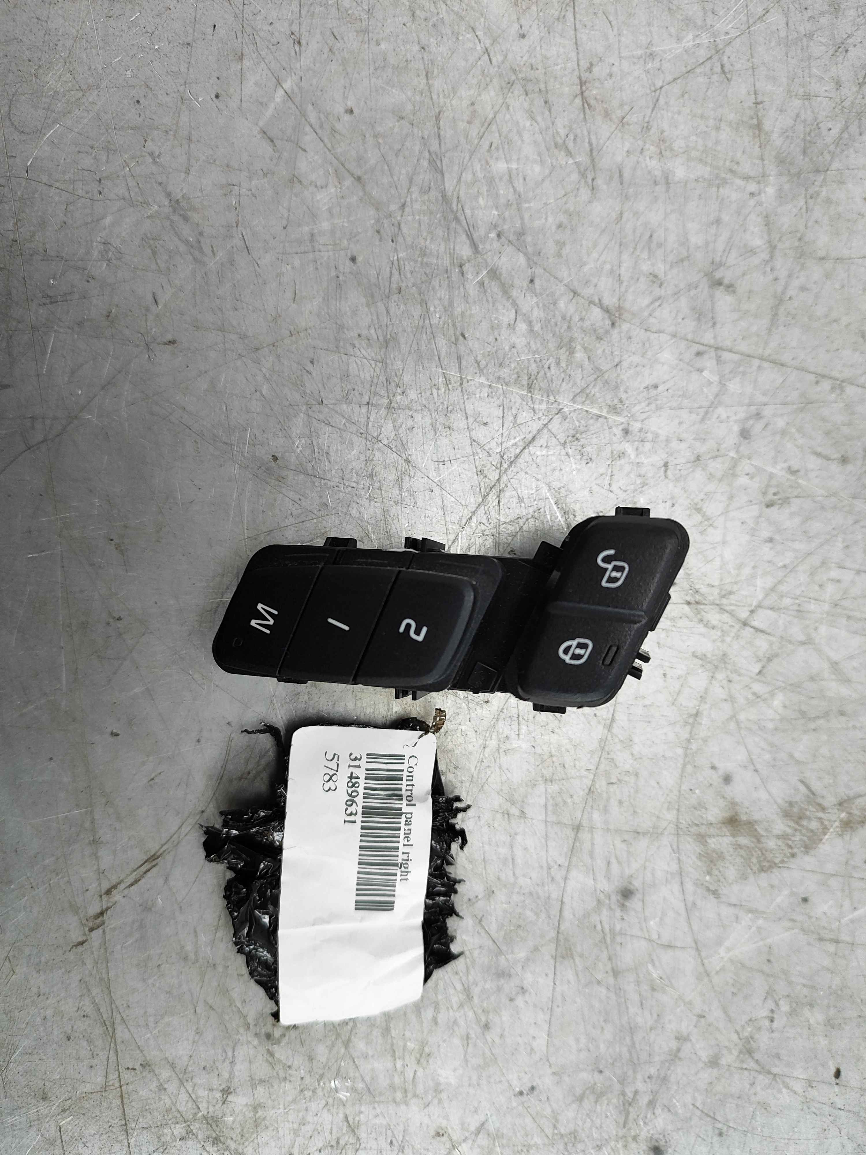 Control panel right front Variant code: K802