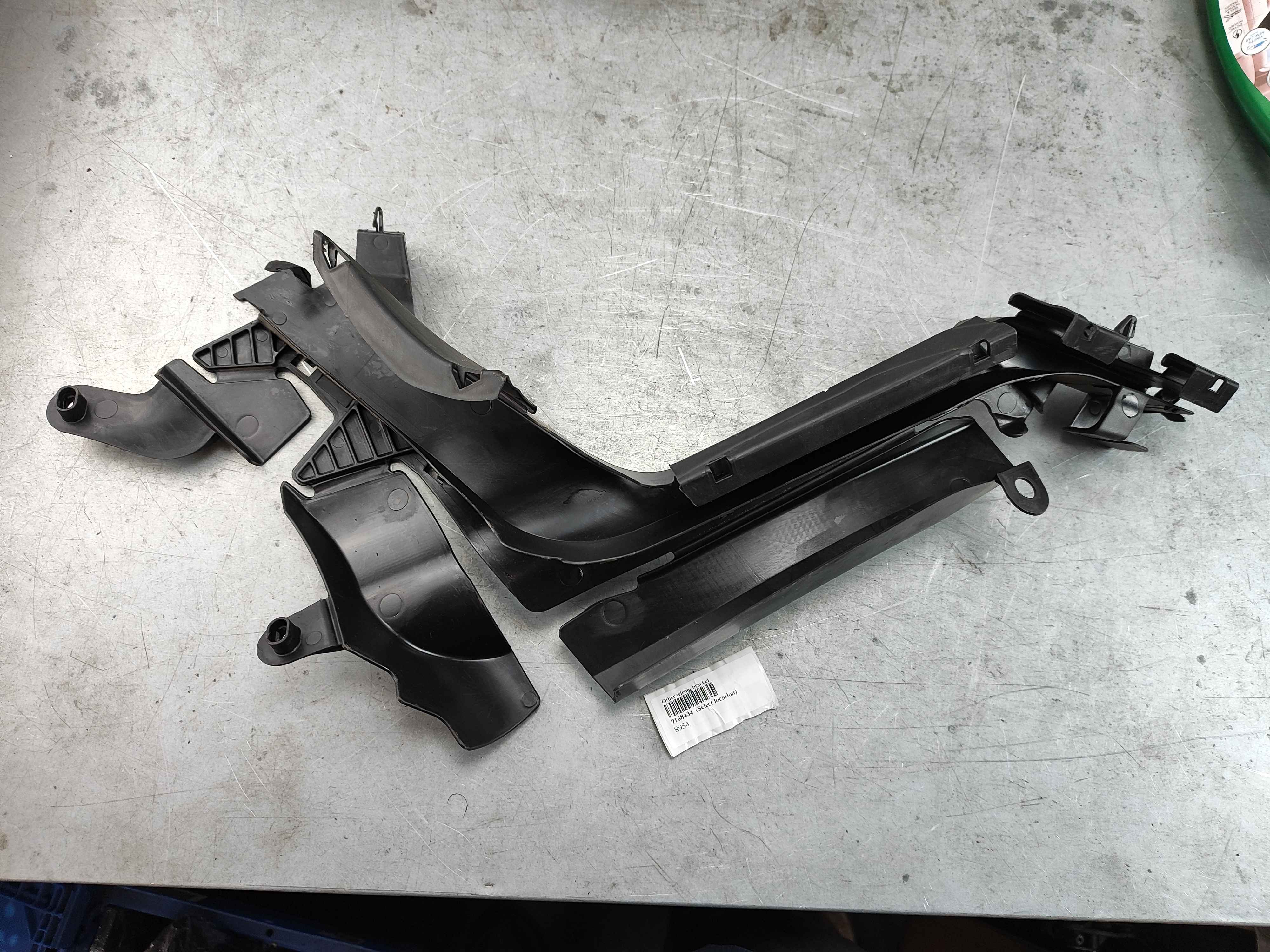 Other wiring bracket
