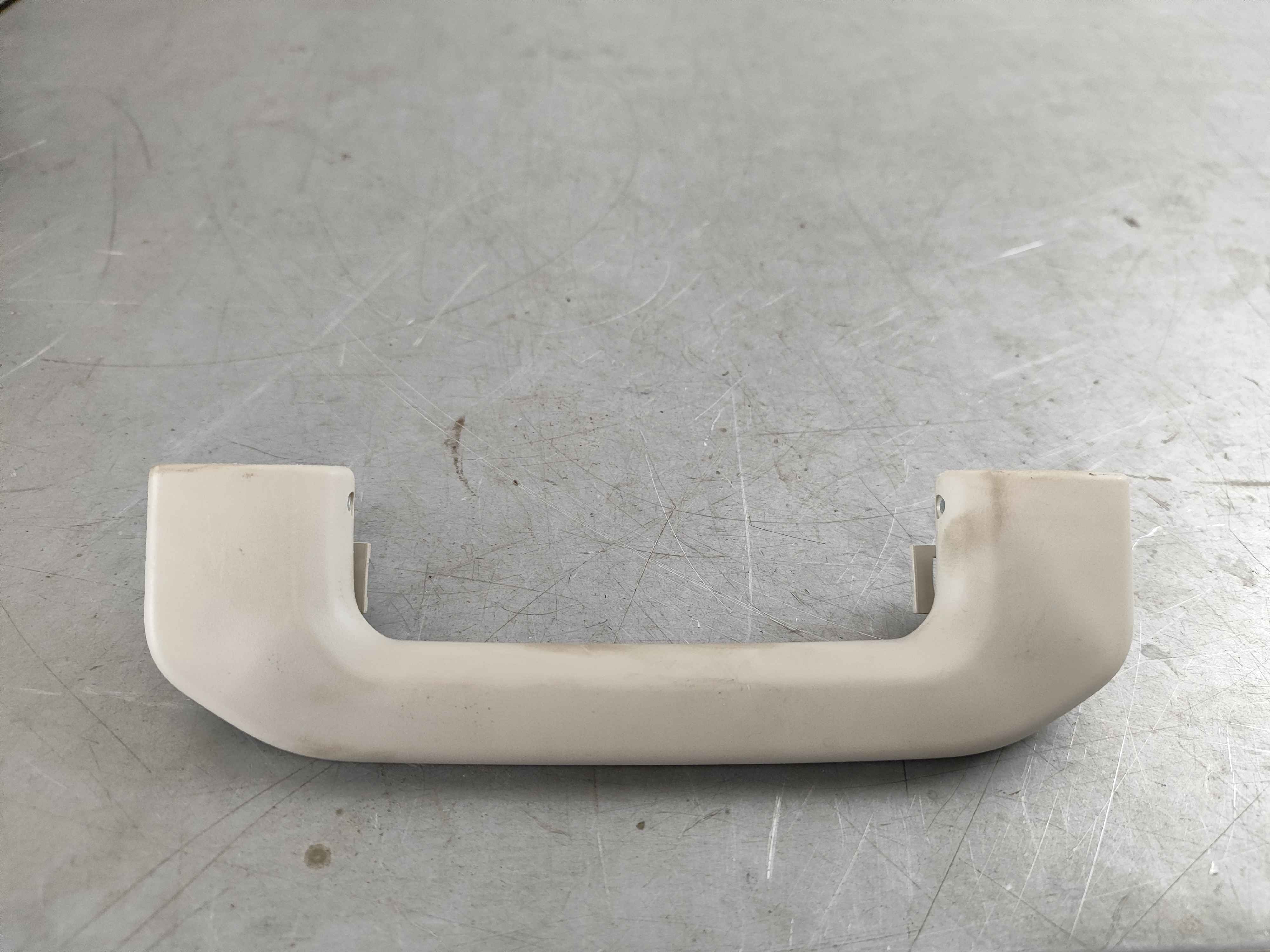 Courtesy handle, front