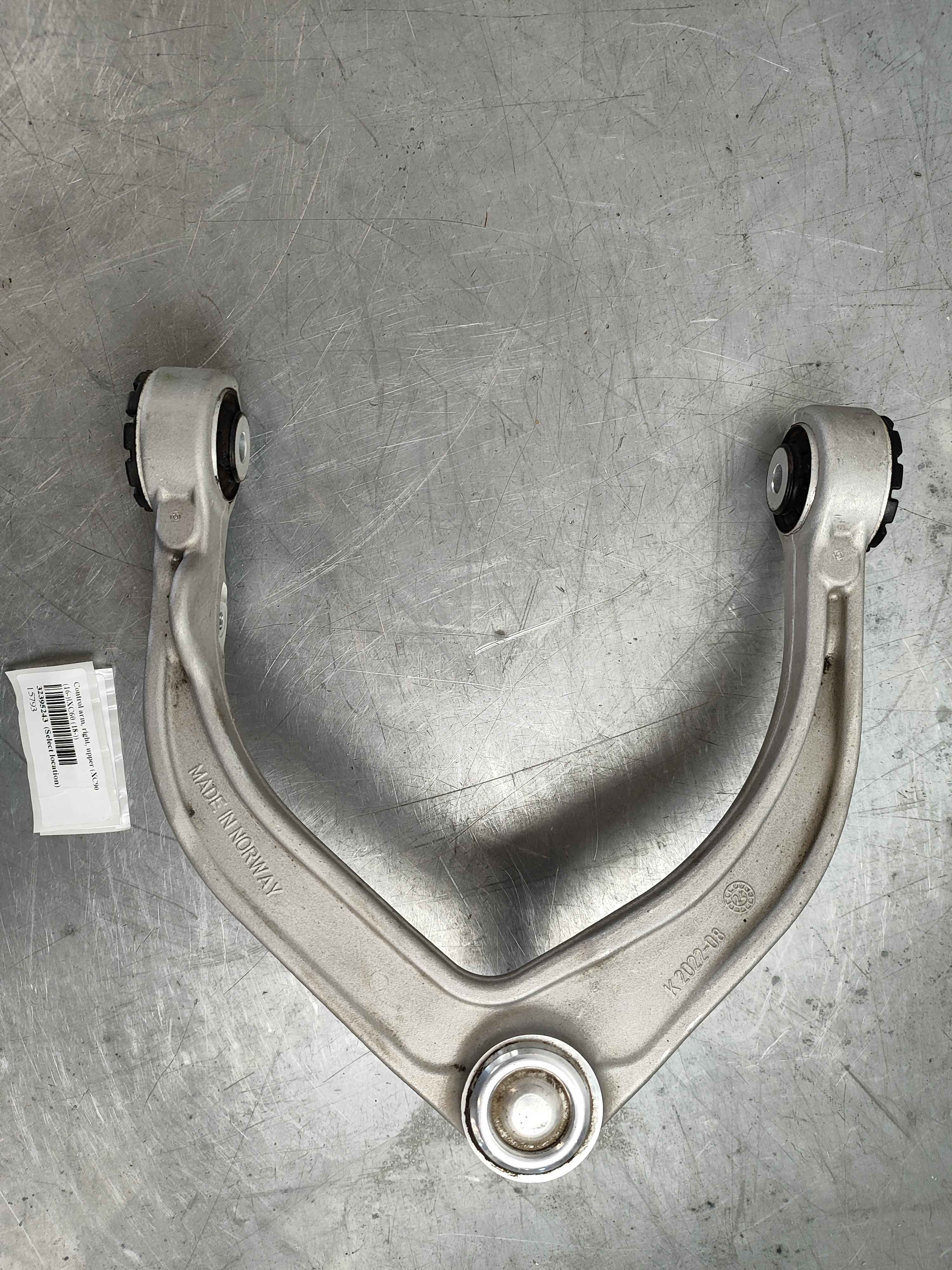 Control arm, right, upper (XC90 (16-)|XC60 (18-))