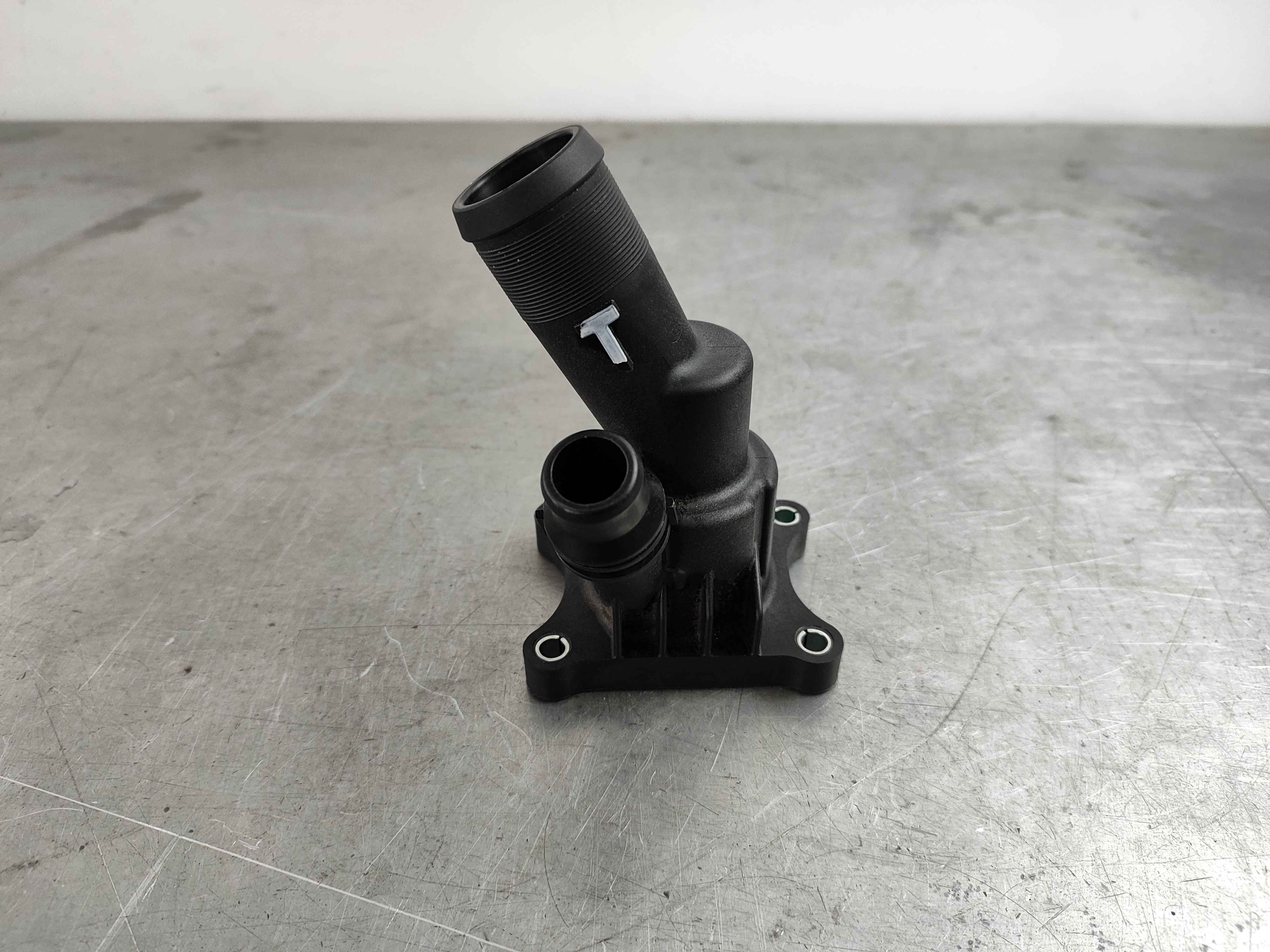 Thermostat housing