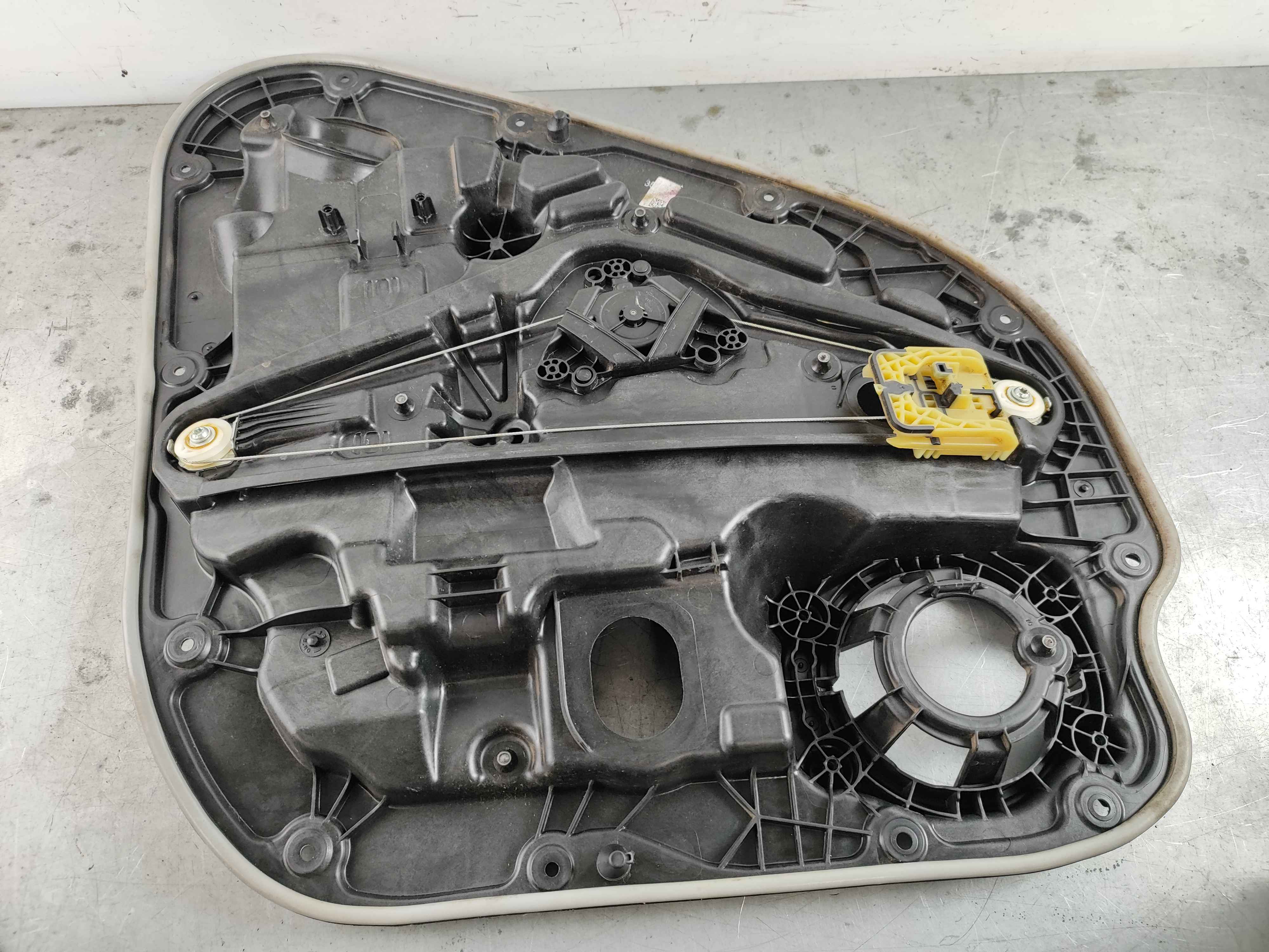 Carrier, right rear (XC40|C40)