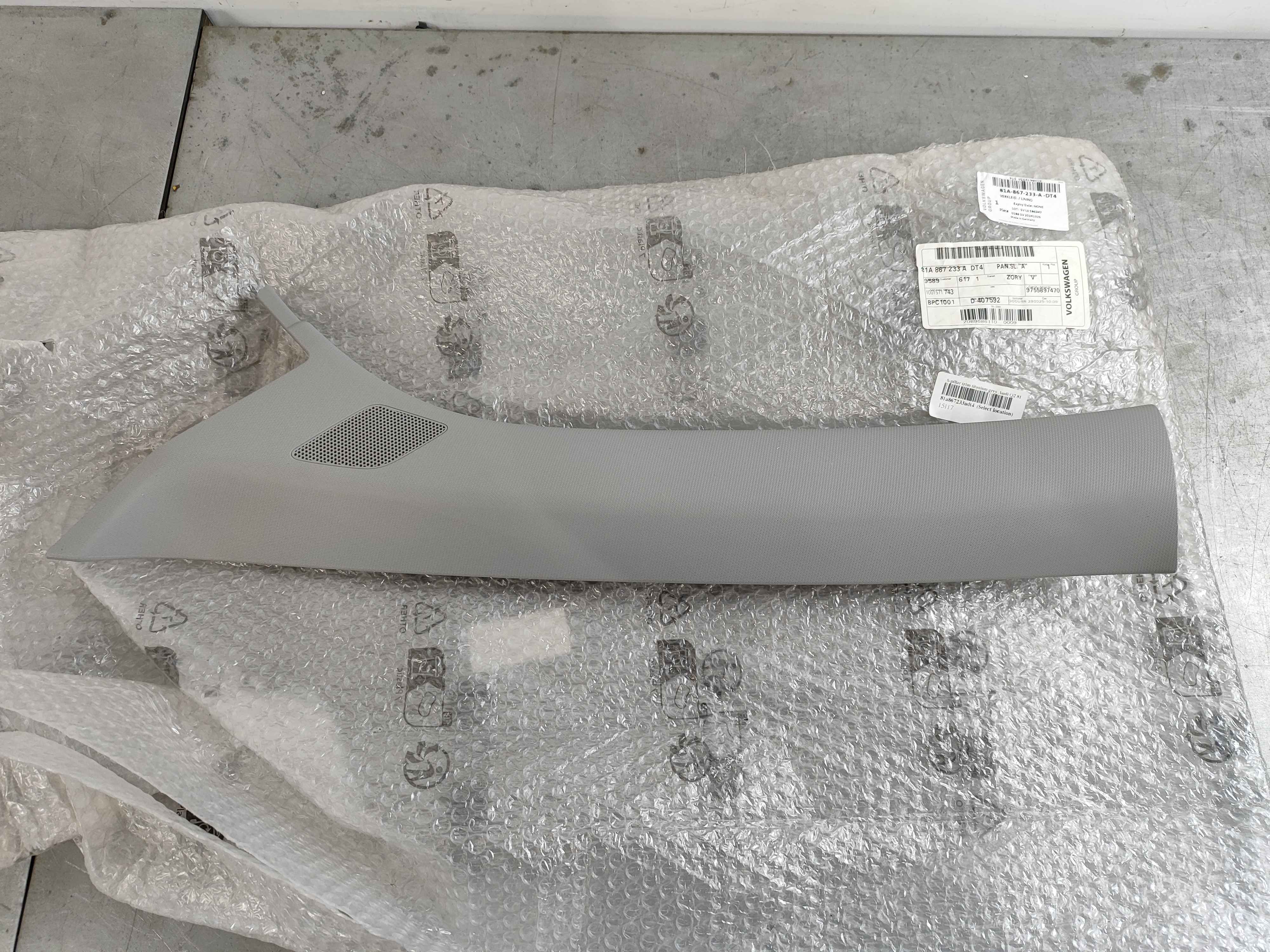 A-pillar trim titanium grey Audi Q2 81