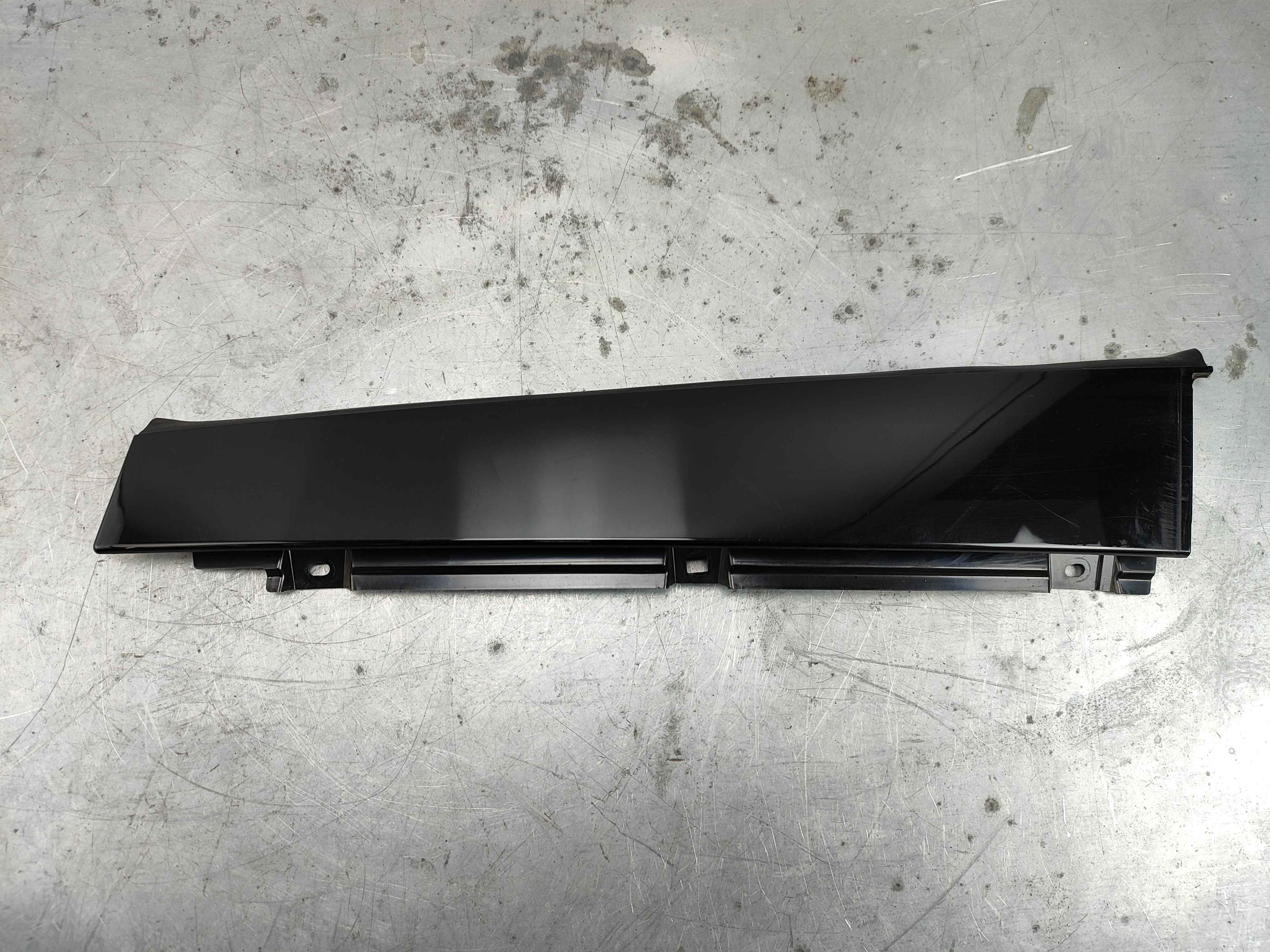 Trim panel B-pillar right rear door