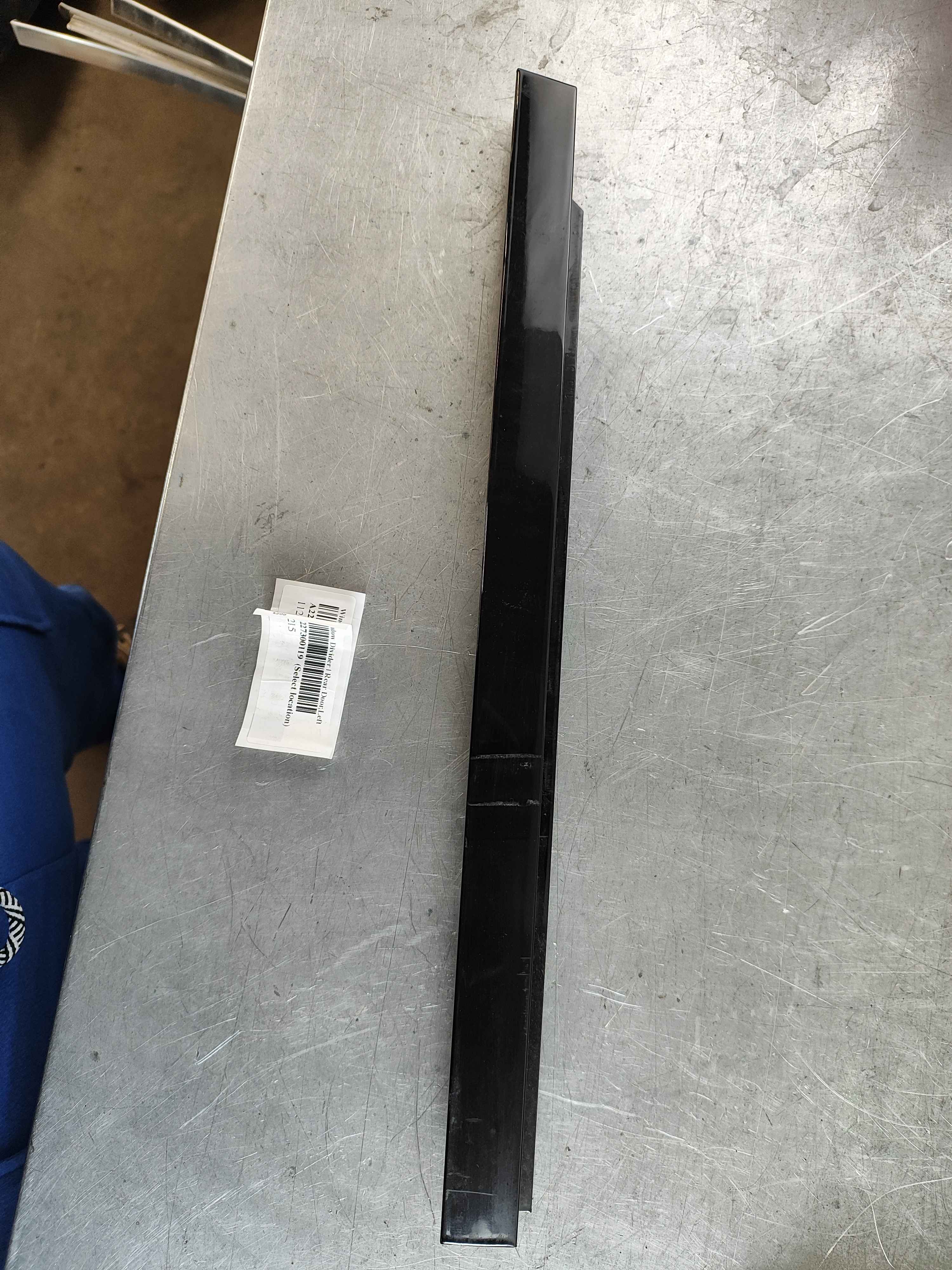 Window Divider | Rear Door,Left