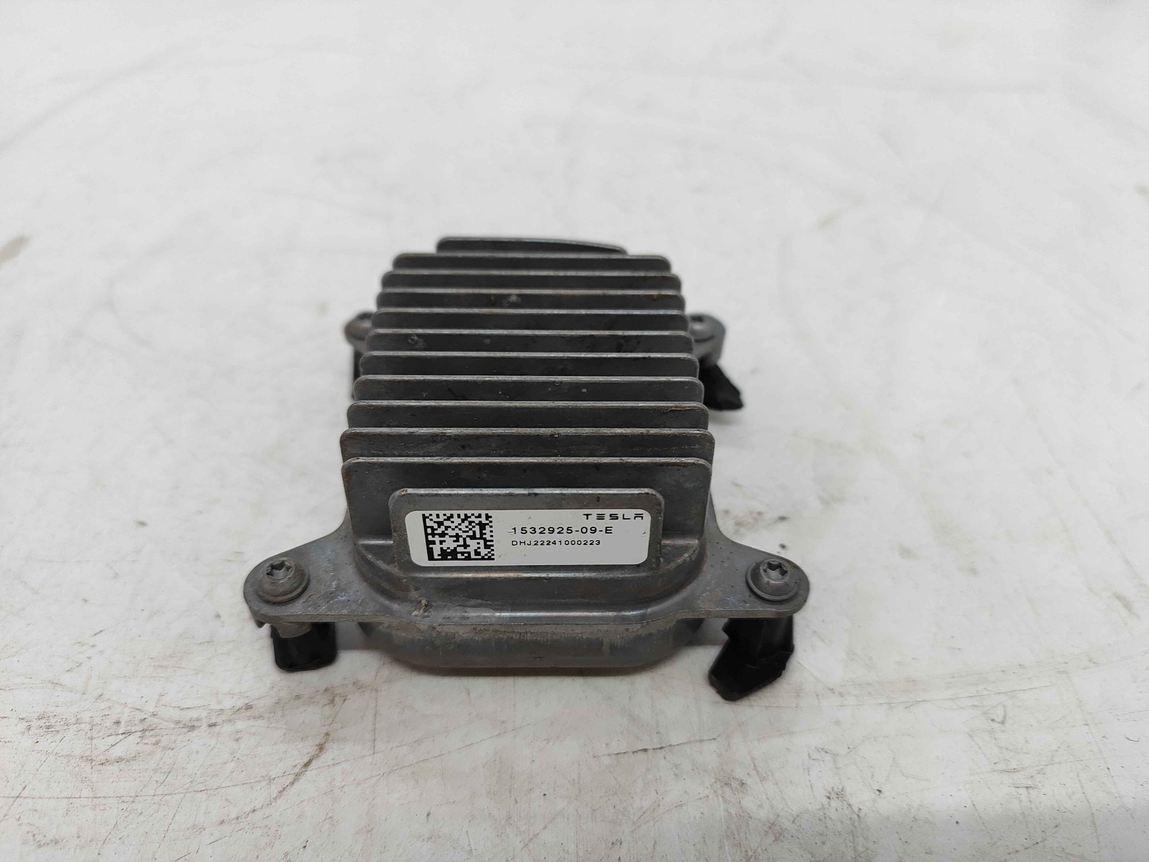Tesla 153292509e