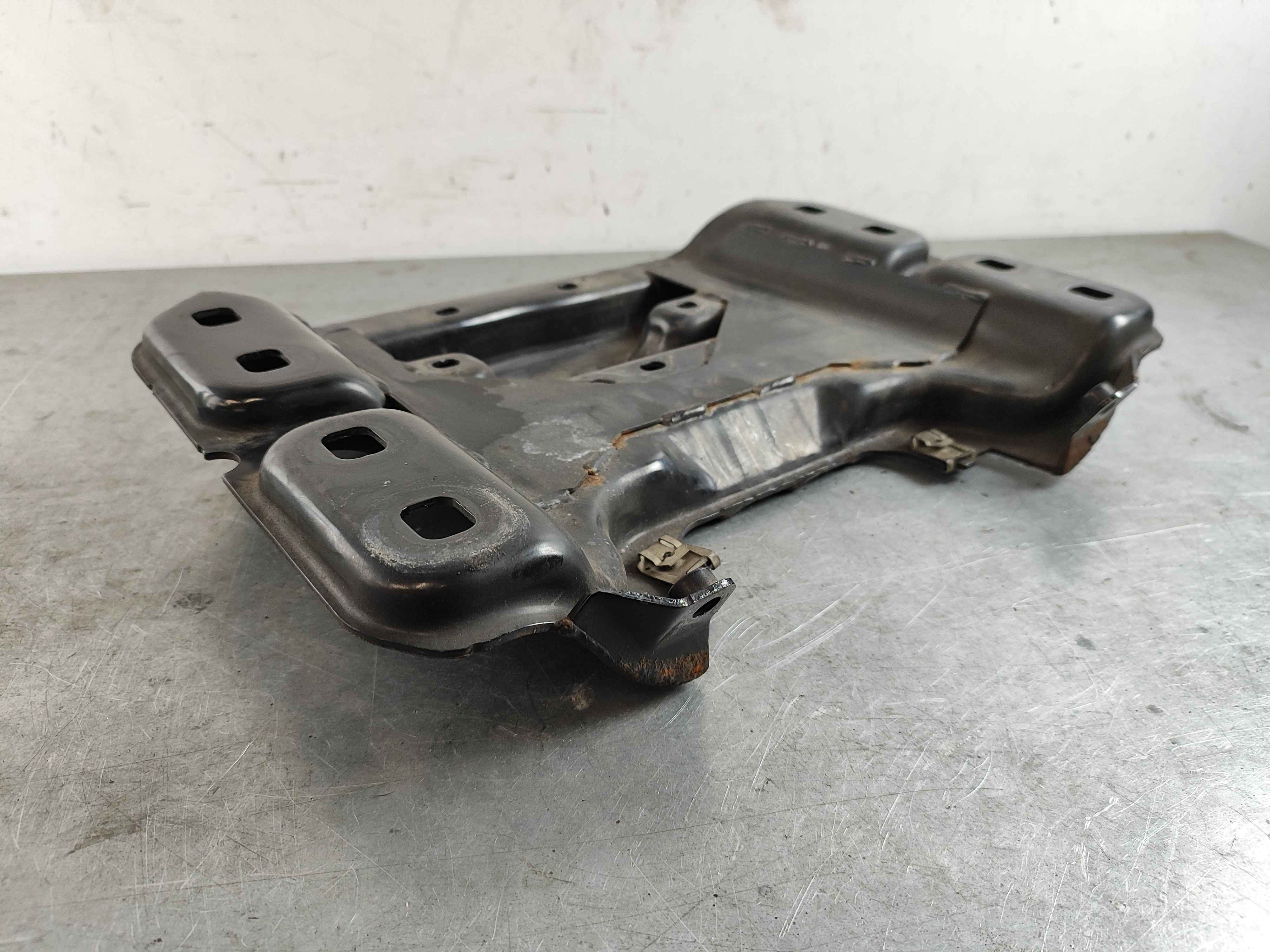 Engine Carrier | Rear