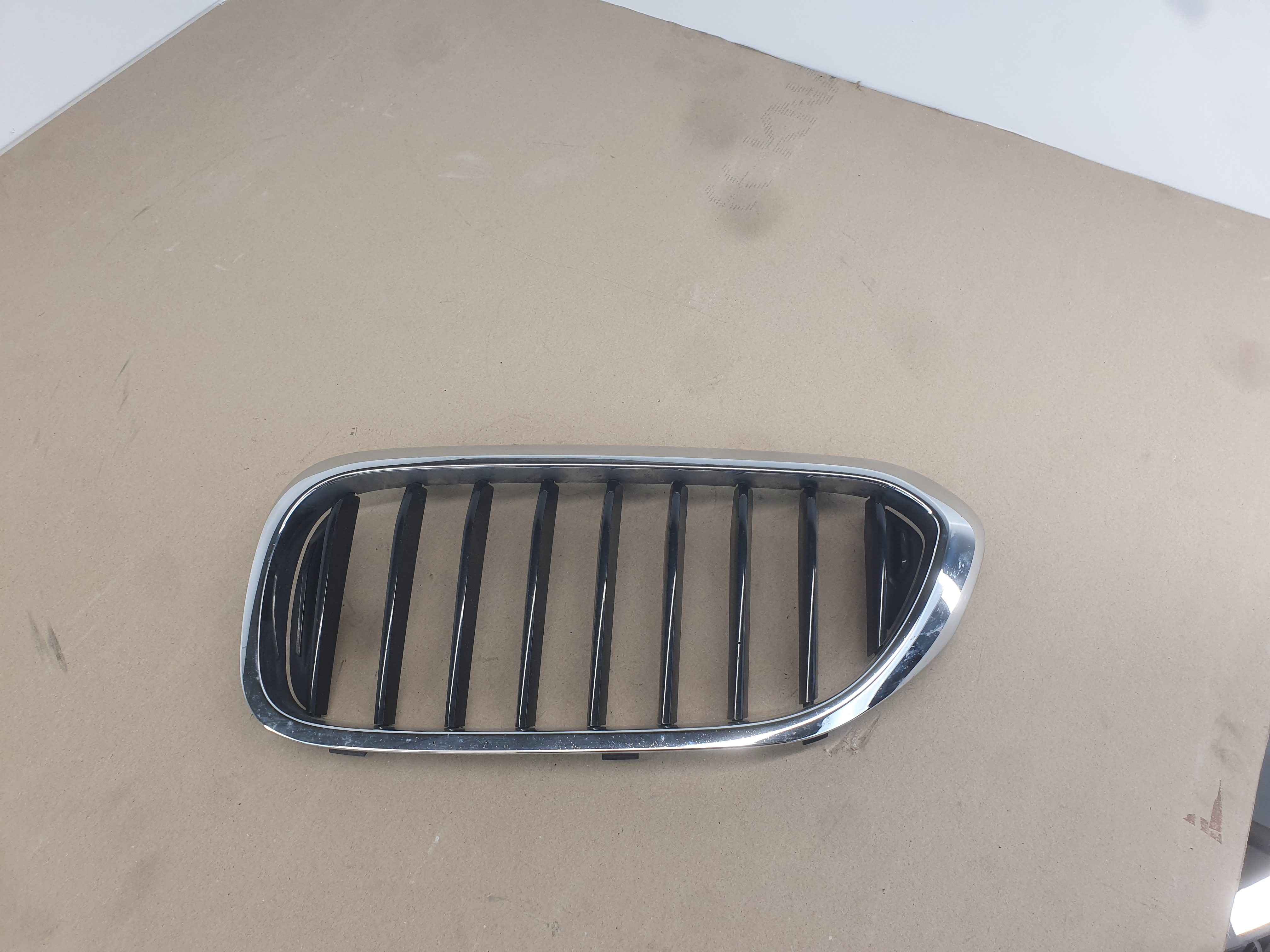 Grille, front, left BMW