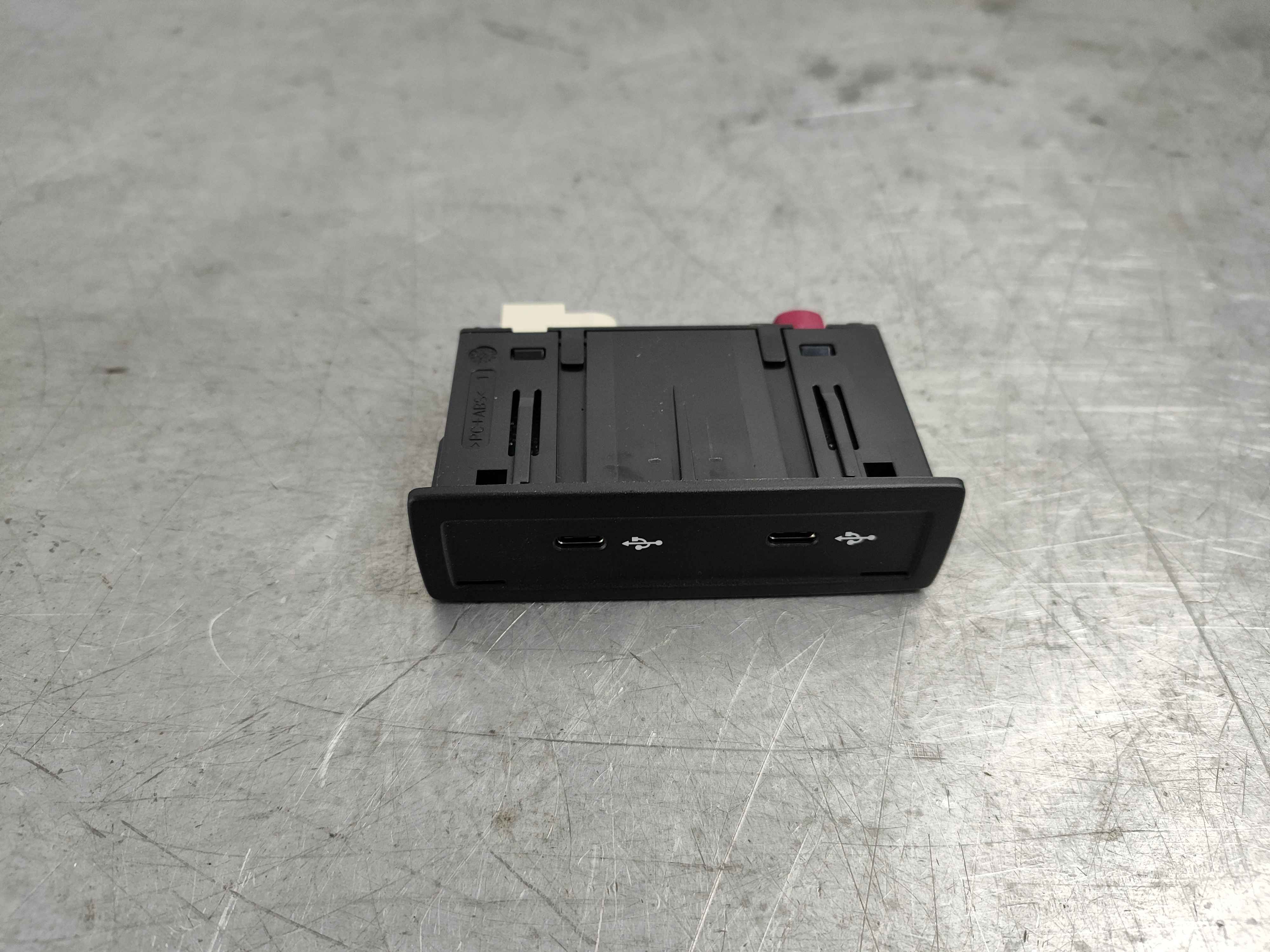 Multimedia Conn. Unit