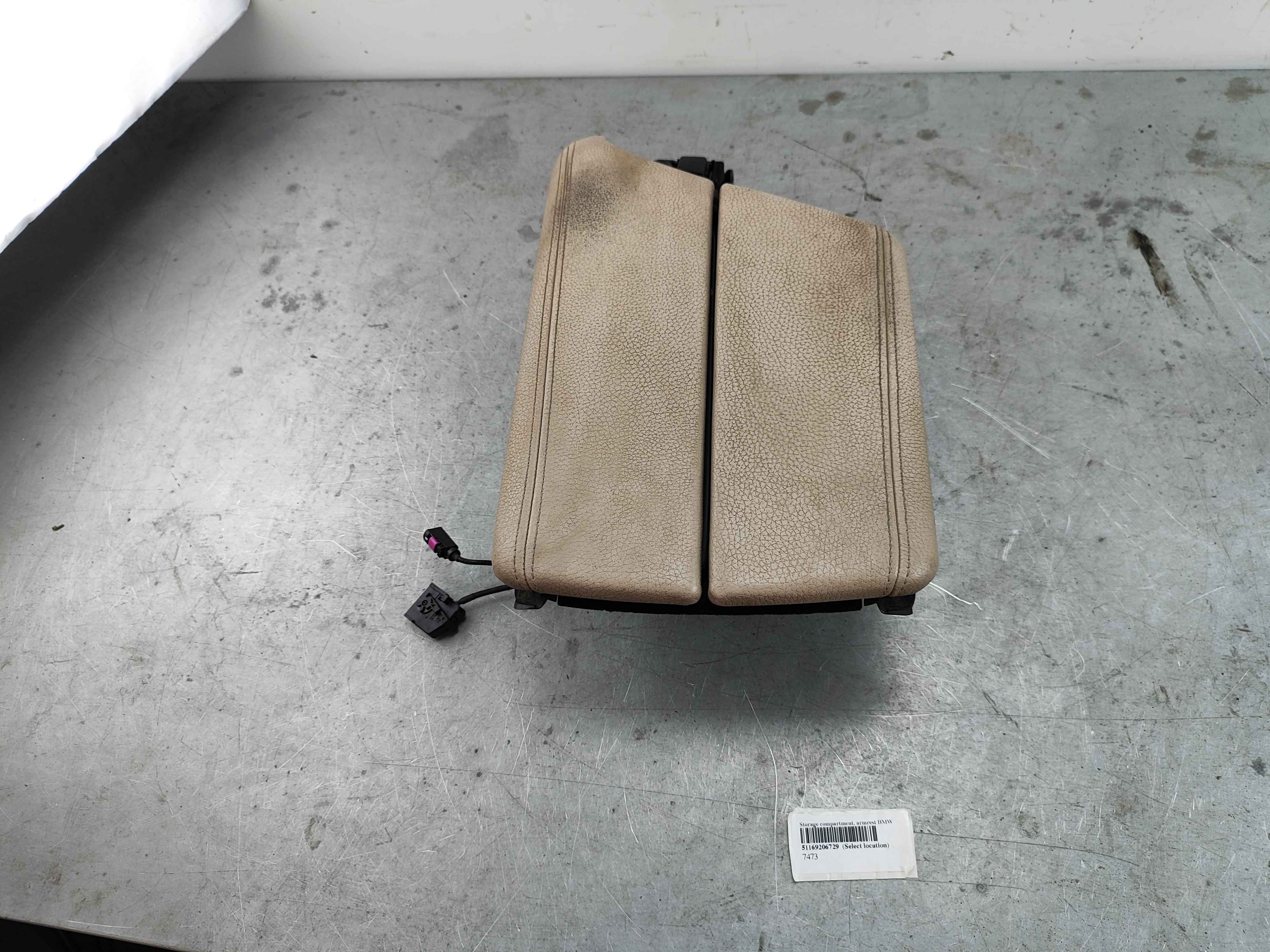 Storage compartment, armrest BMW