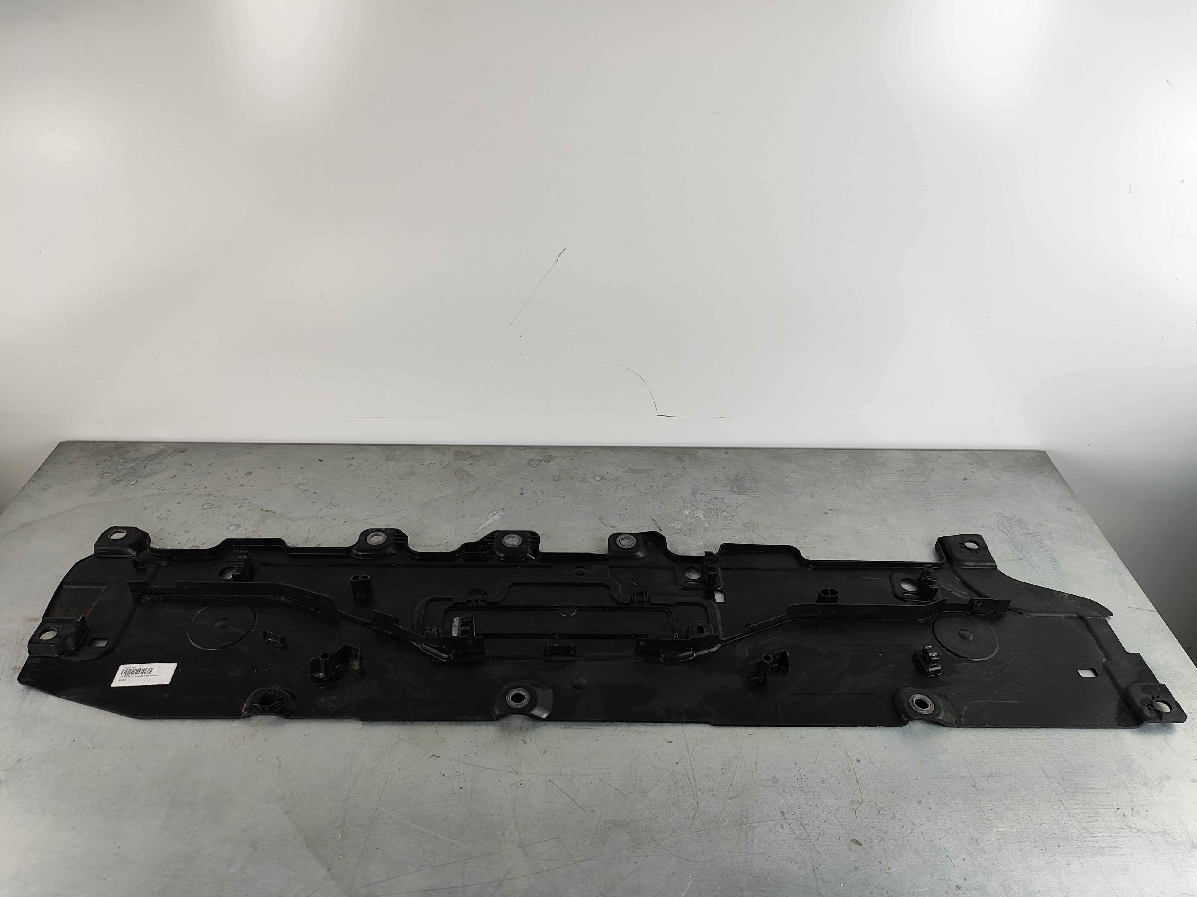 Panel, left