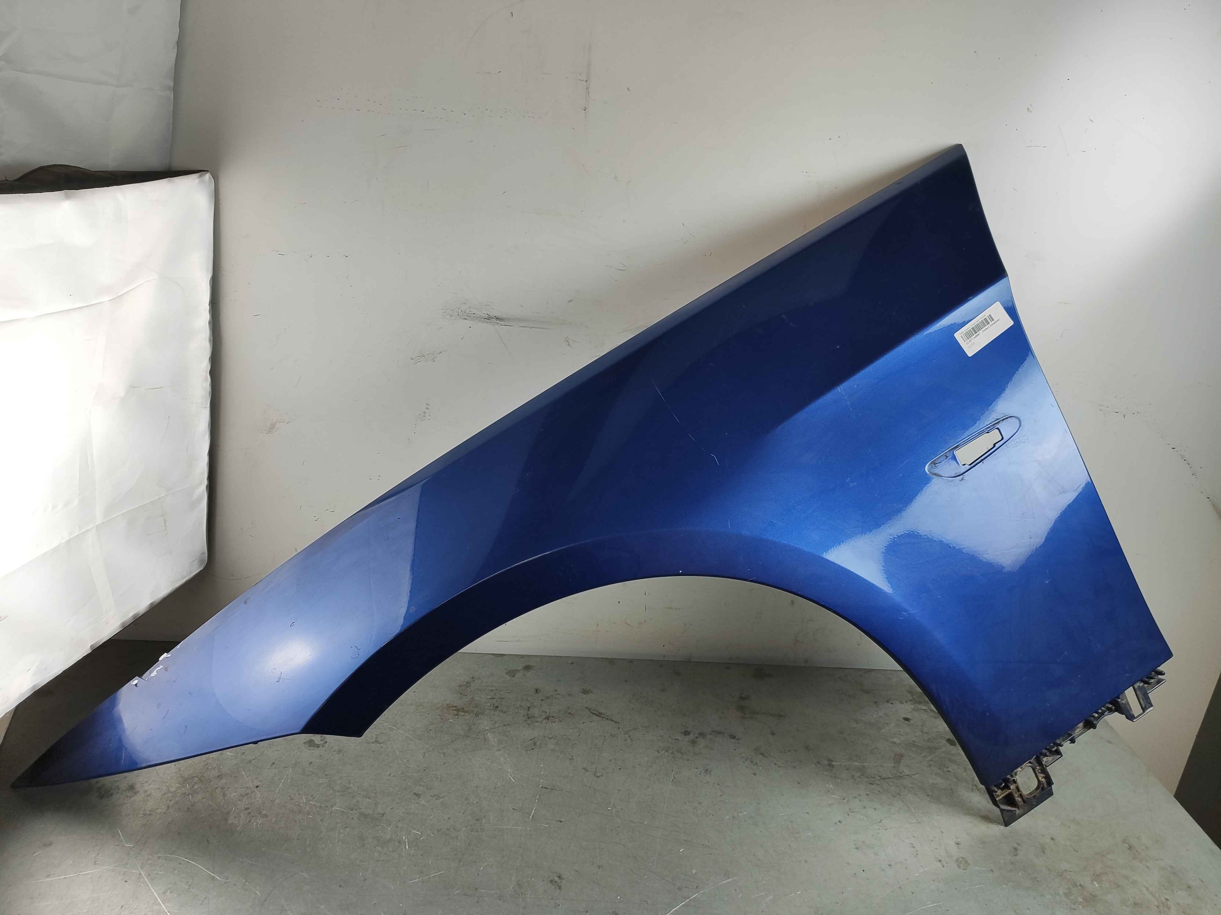 Side panel, front left BMW
