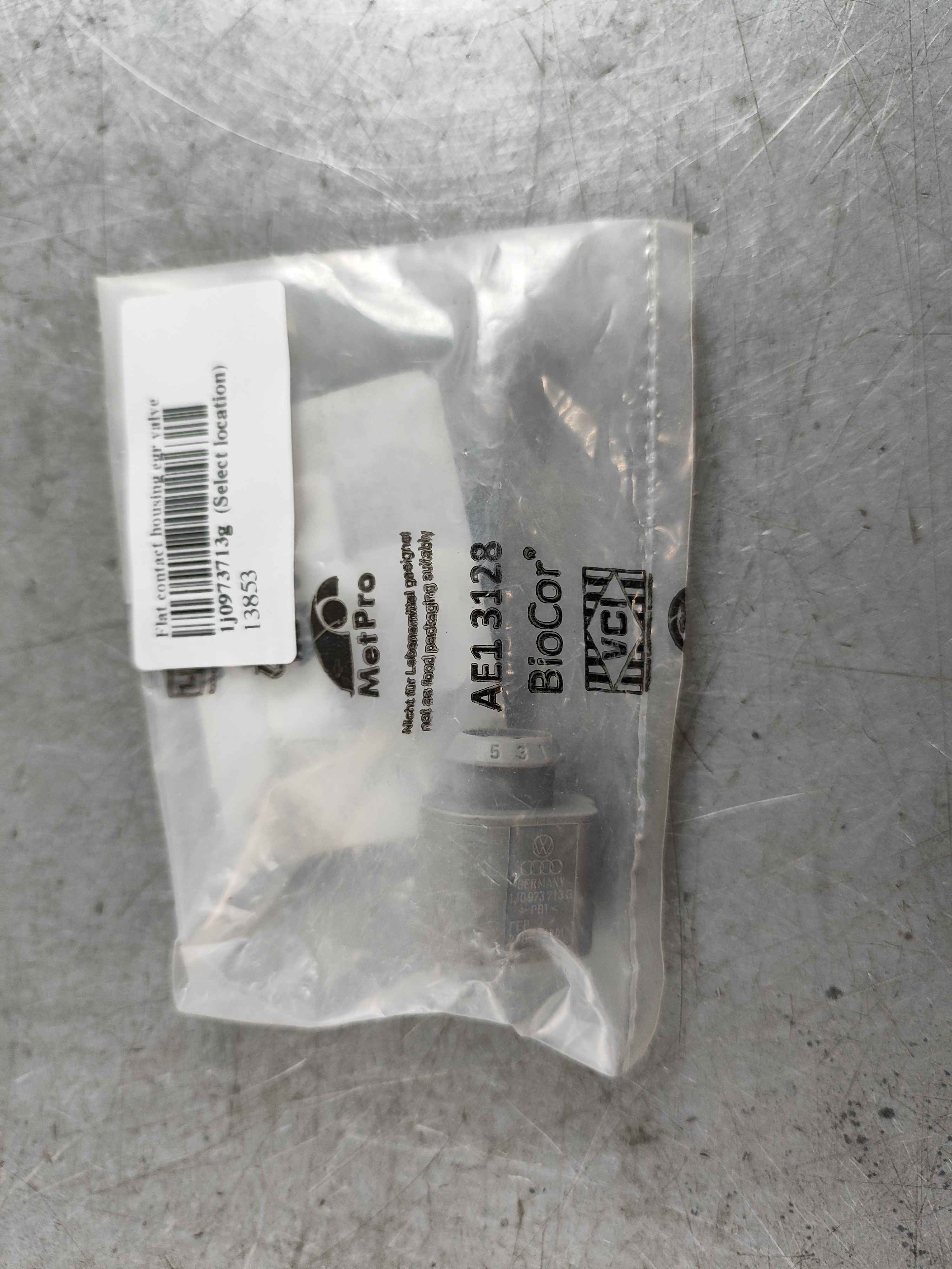 Flat contact housing egr valve