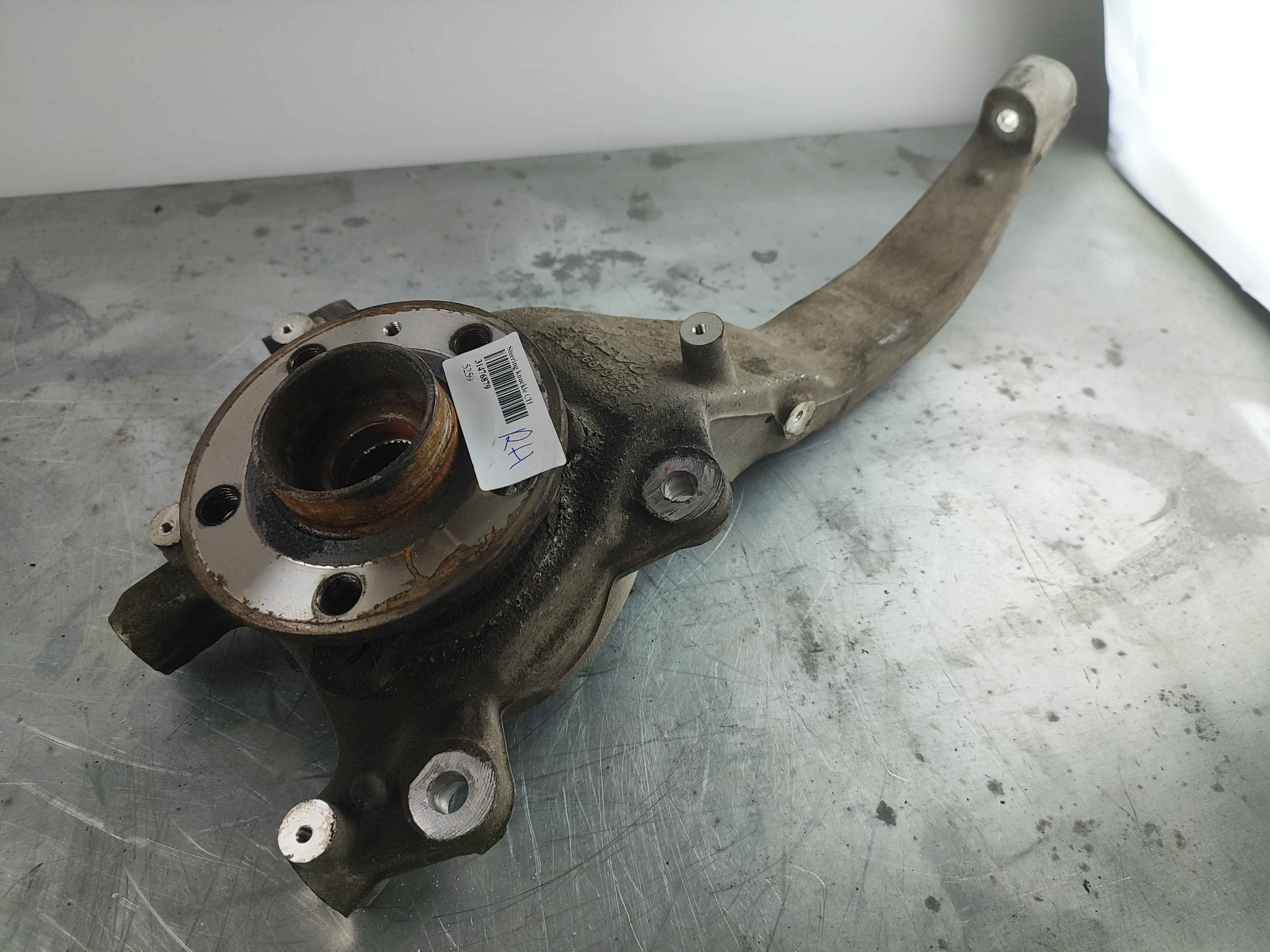 Steering knuckle CH -574317 right