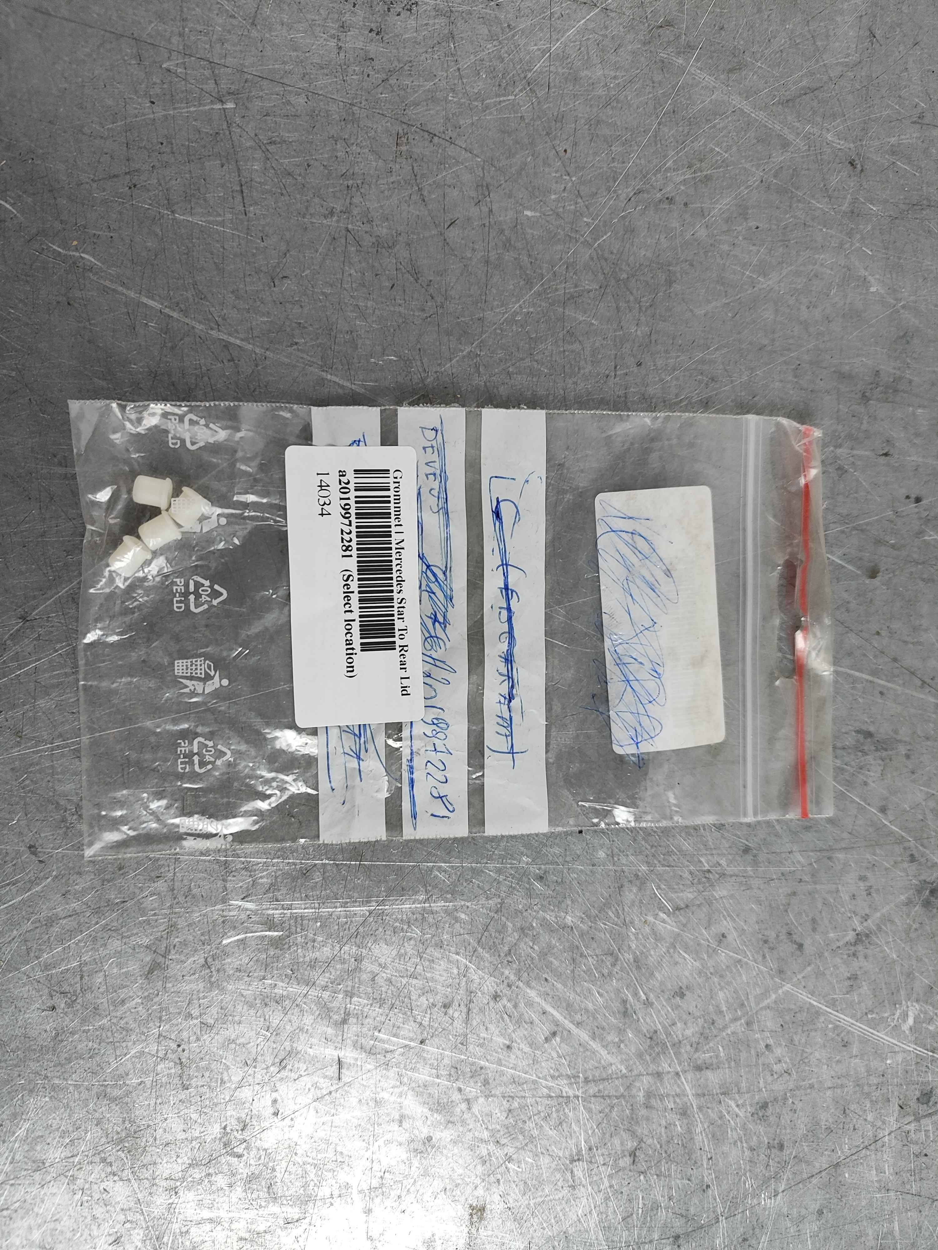 Grommet | Mercedes Star To Rear Lid