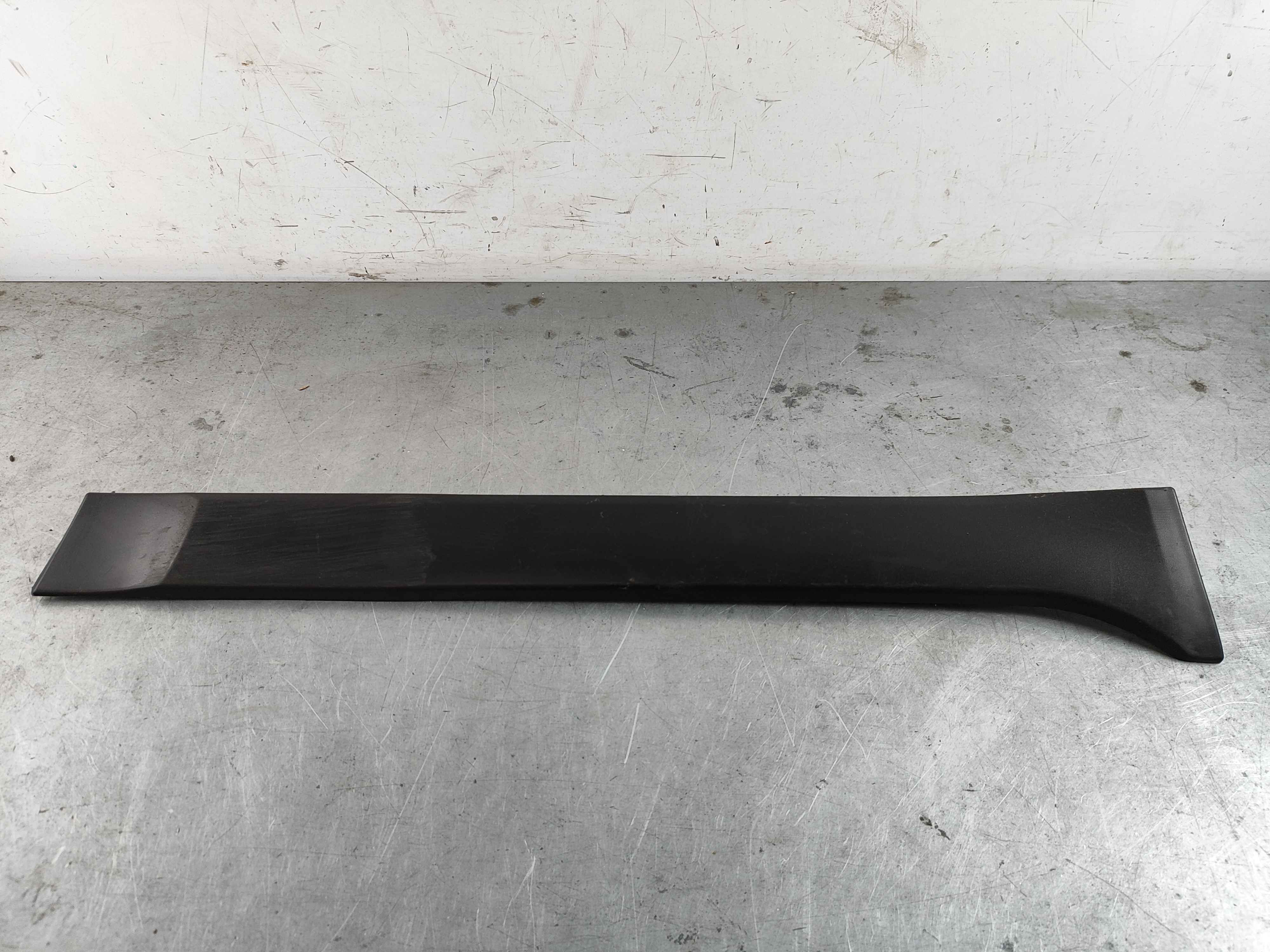 Garnish-Rear Door.Right