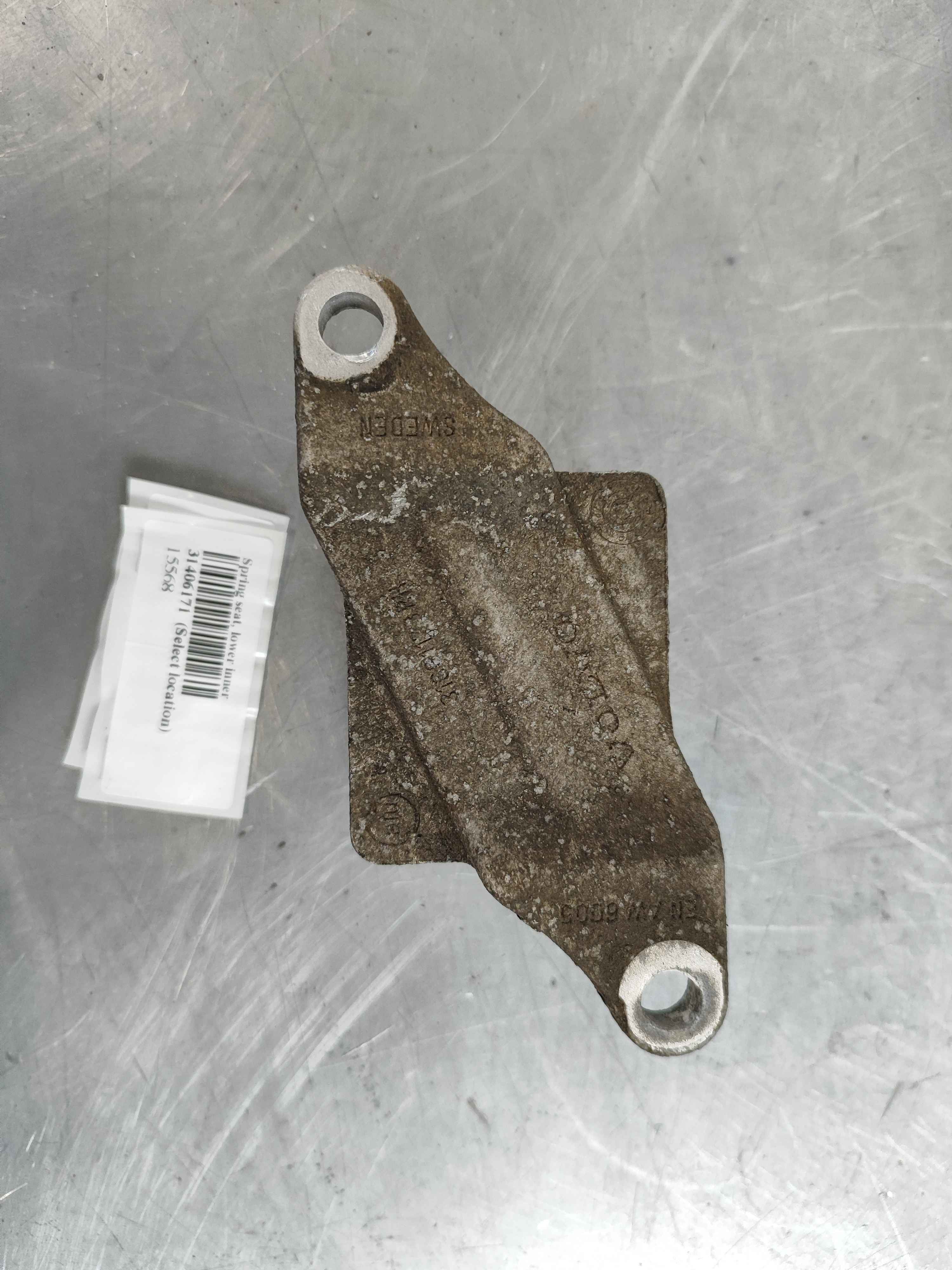 Spring seat, lower inner