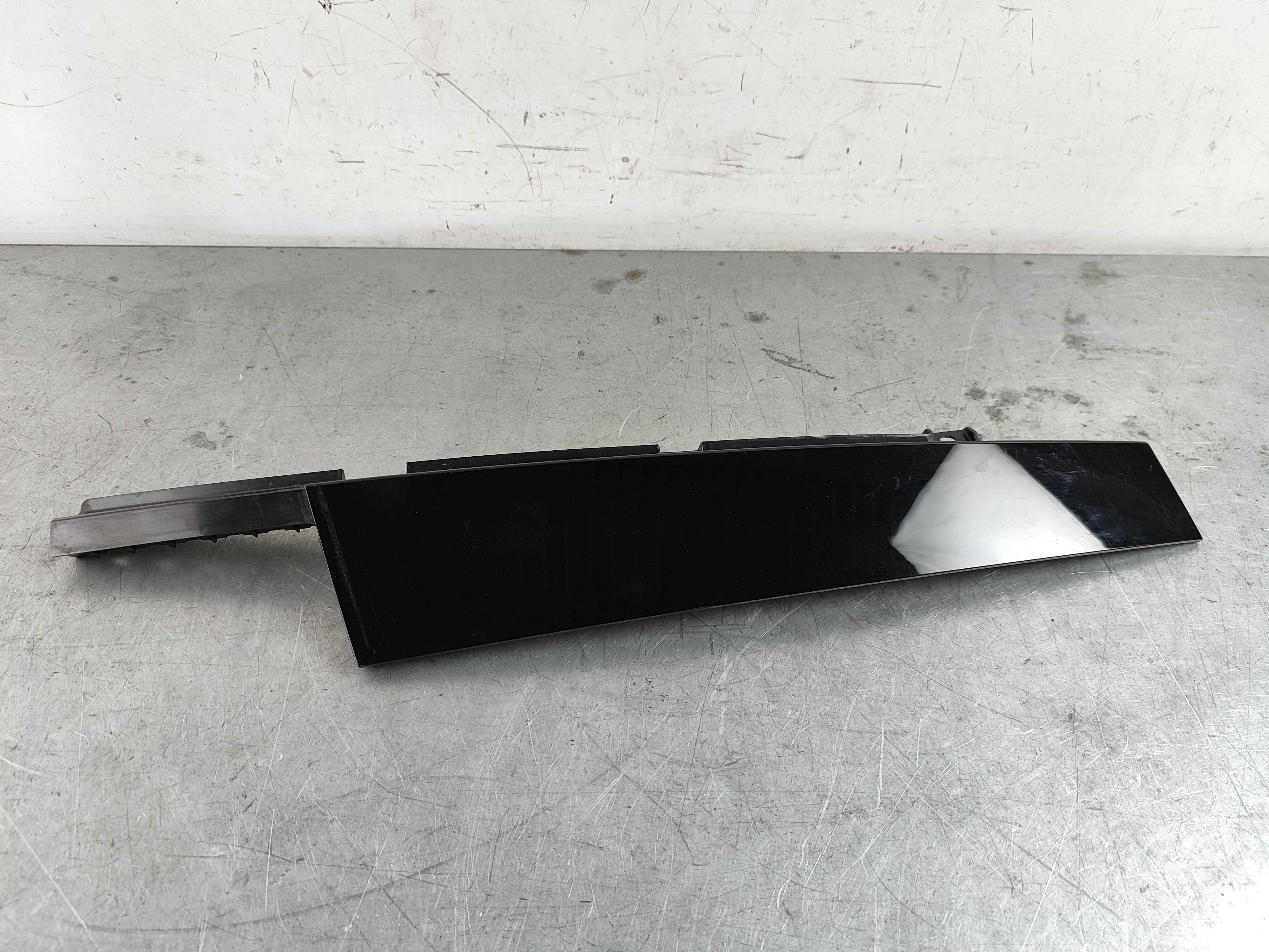 Trim panel, B-pillar, front door, left (XC40)