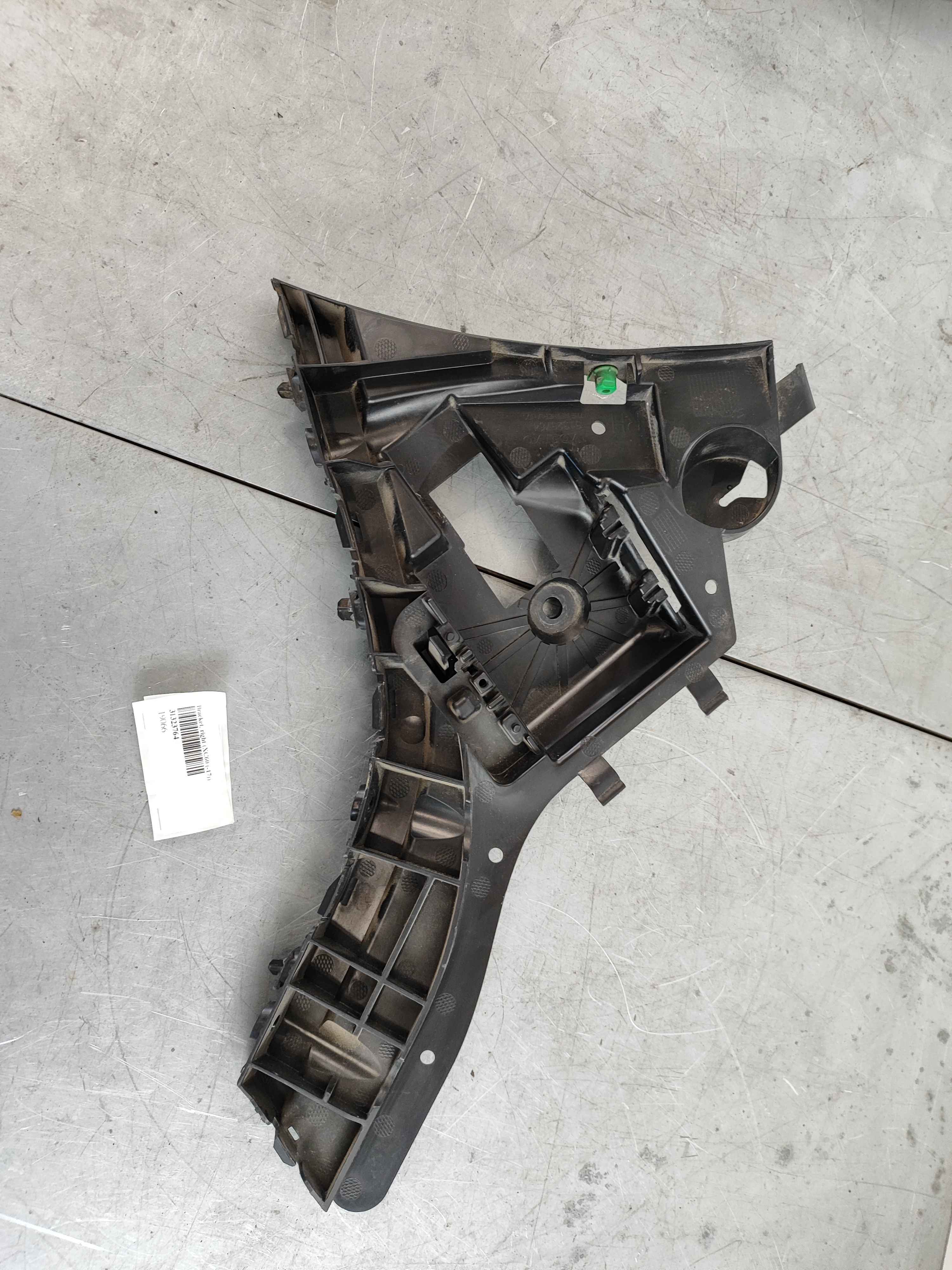 Bracket, right (XC60 (-17))