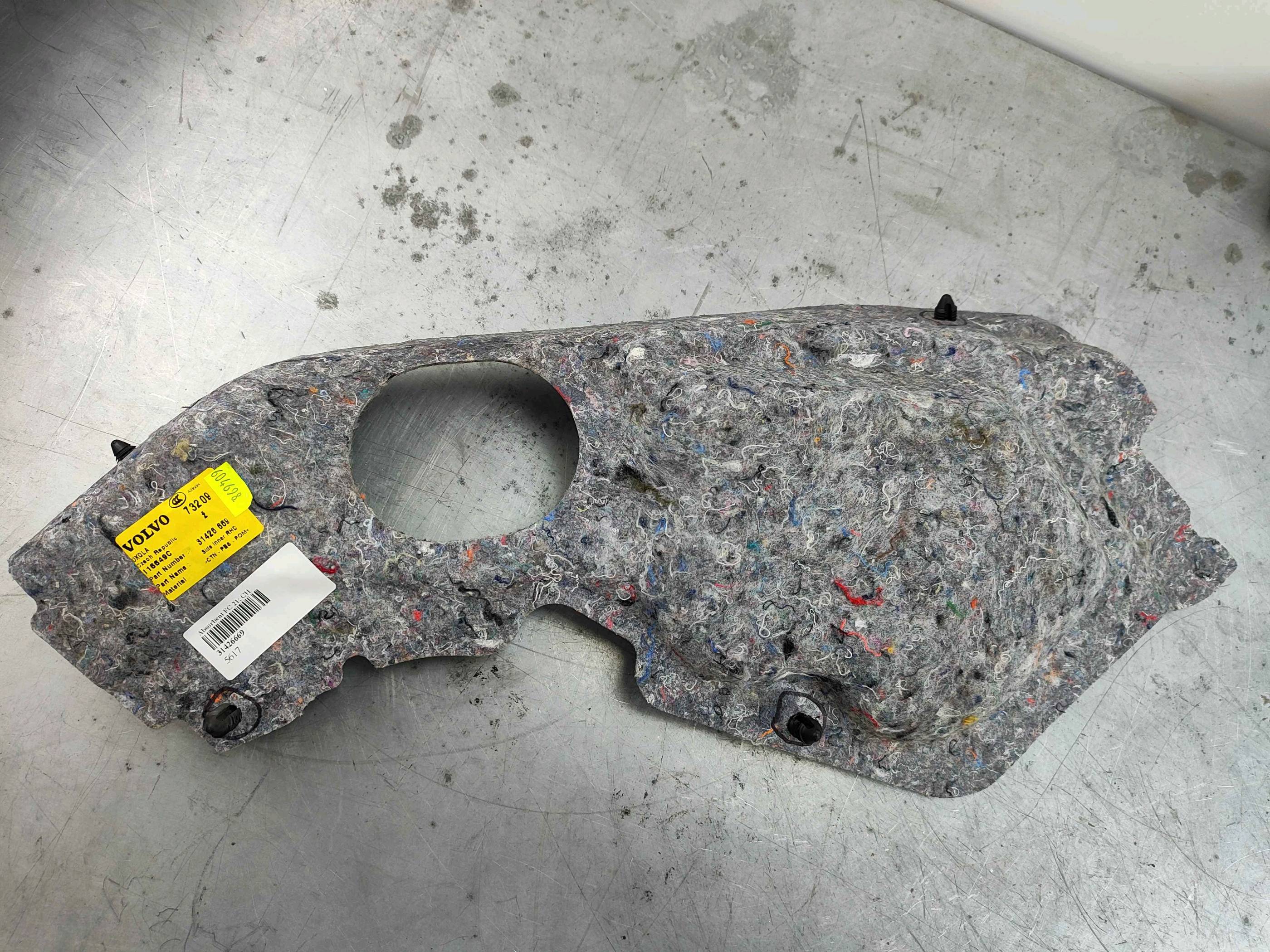 Absorbent FC 21; CH -700453 FC 25; CH -700453 FC 36; CH -712162 side inner right