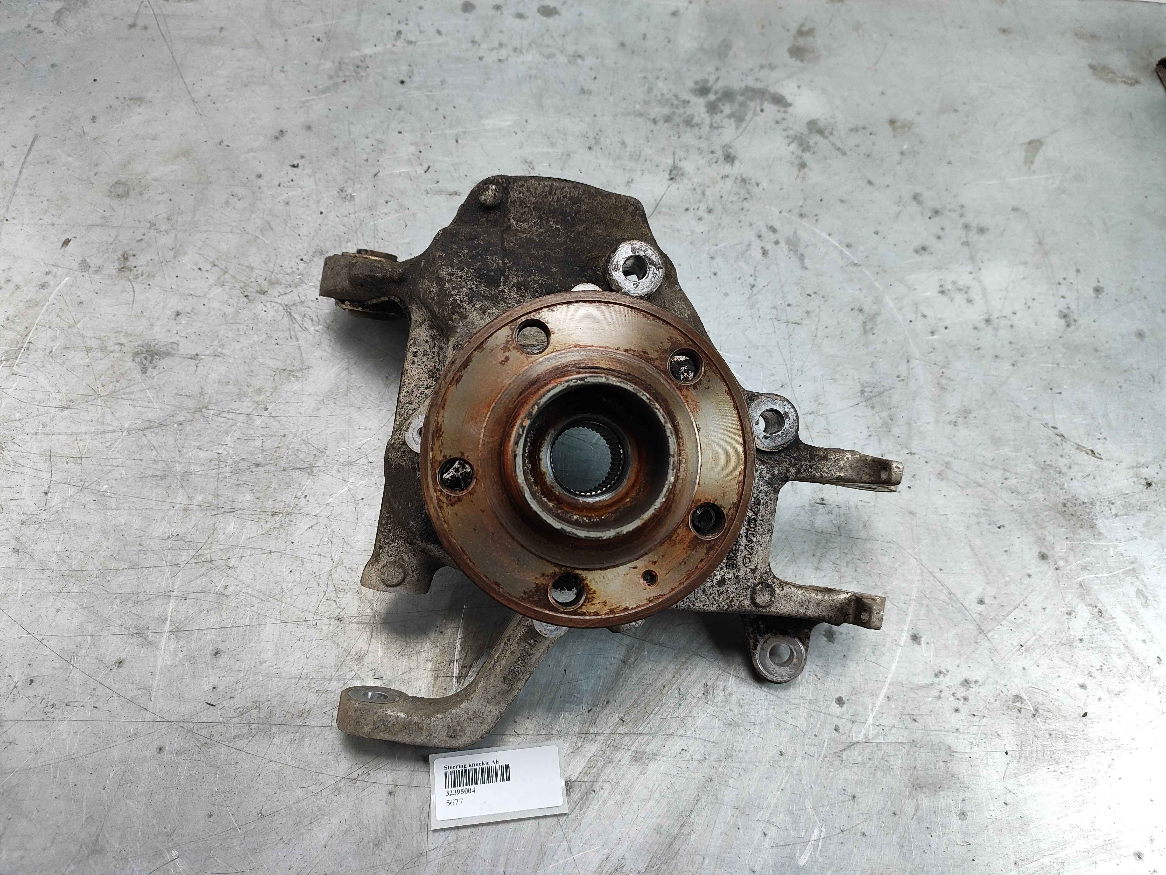 Steering knuckle Also order 1 pcs 30640964 left