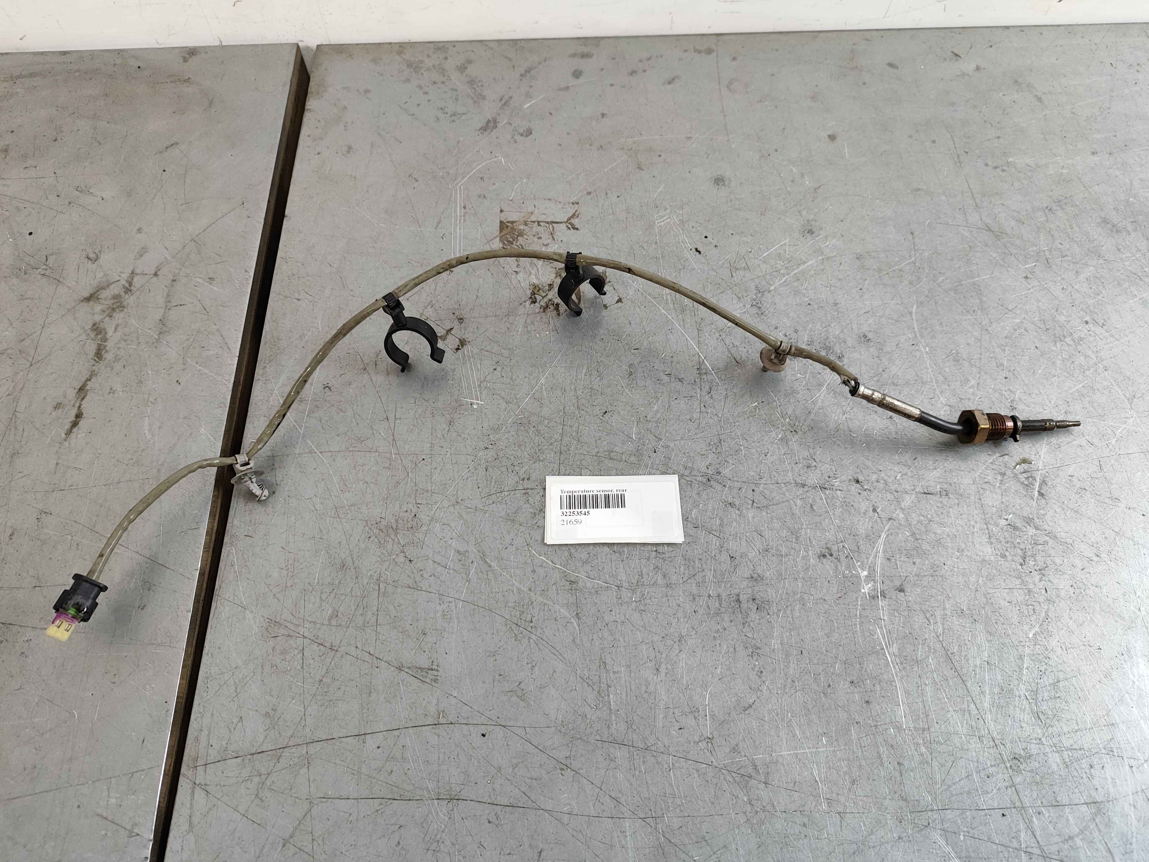 Temperature sensor, rear