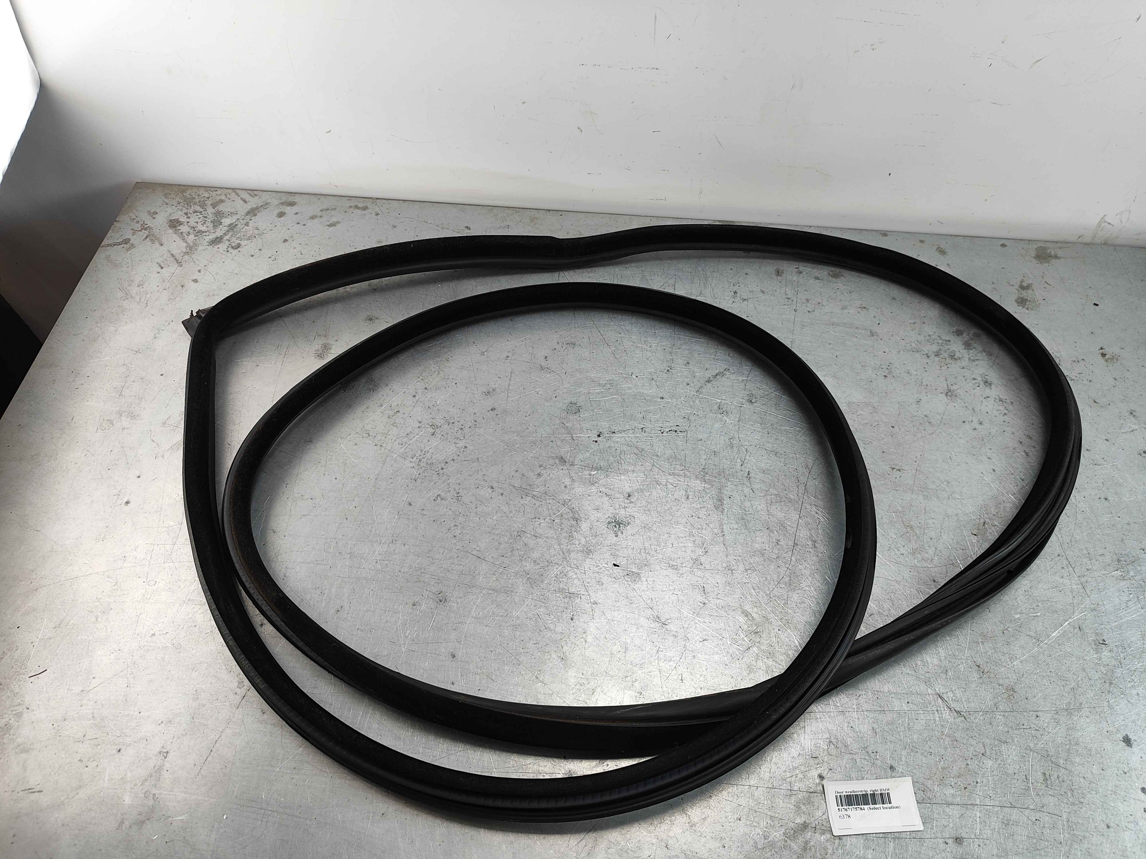 Door weatherstrip, right BMW