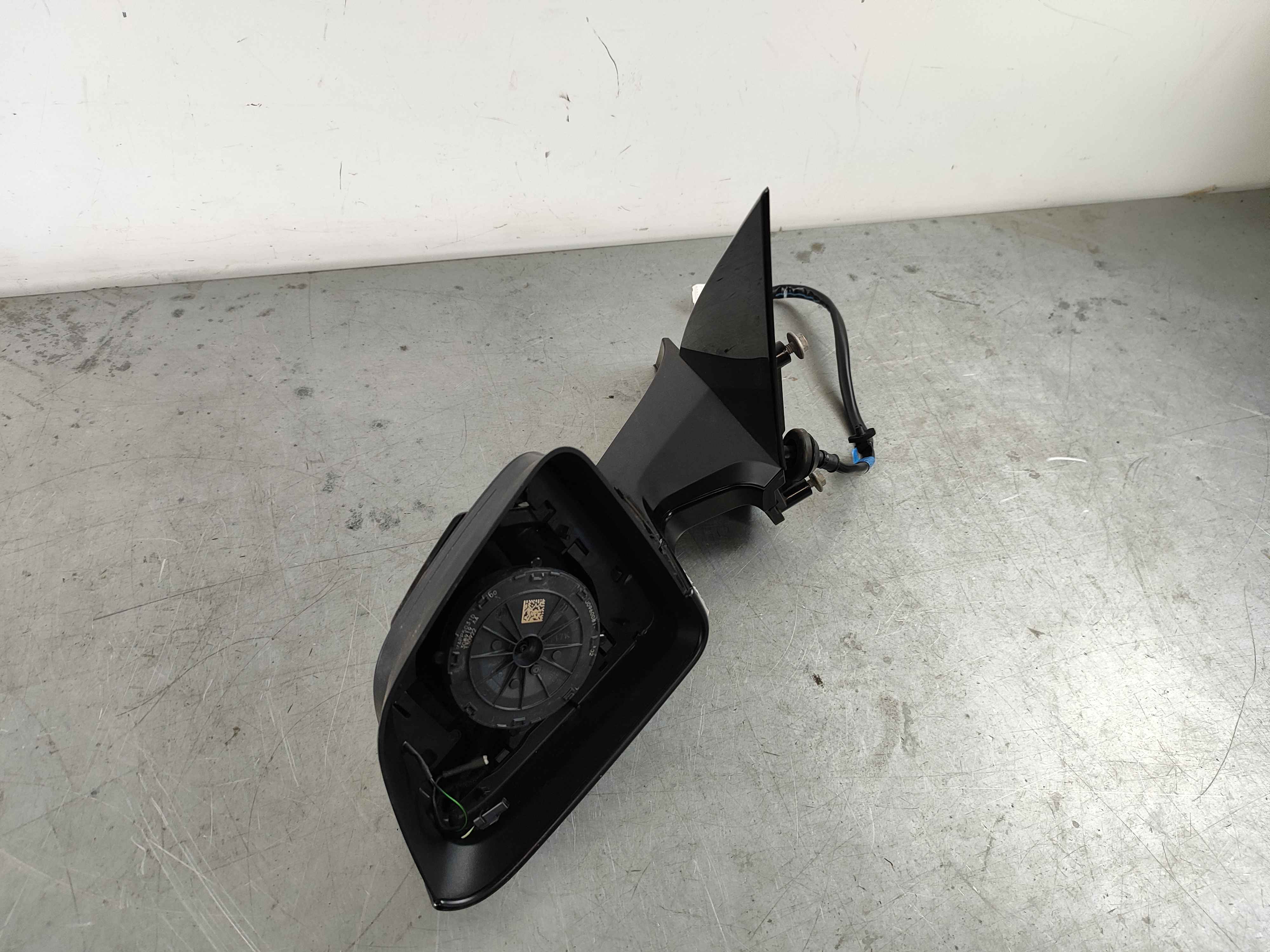 Tesla 111078200L