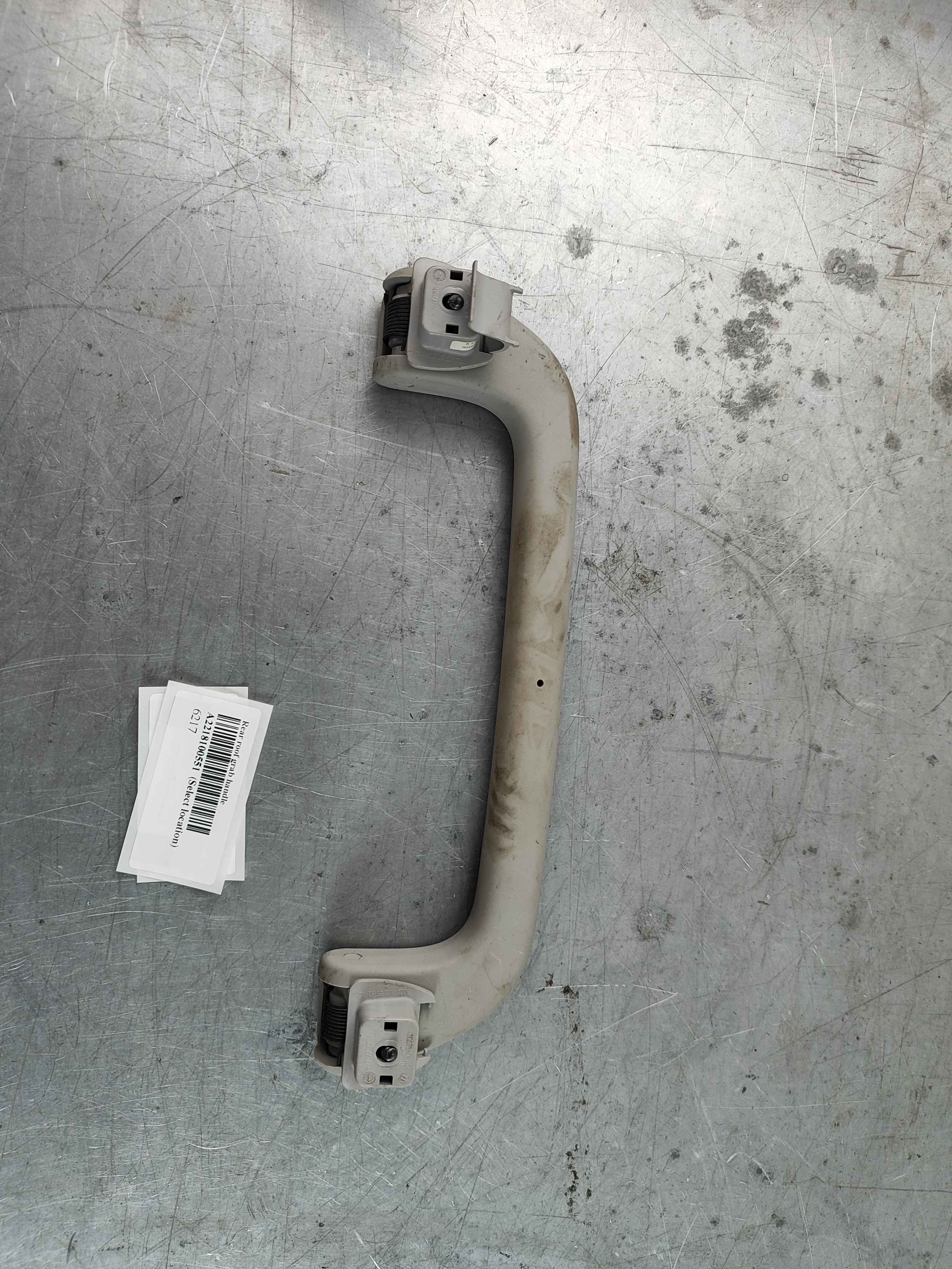 Rear roof grab handle
