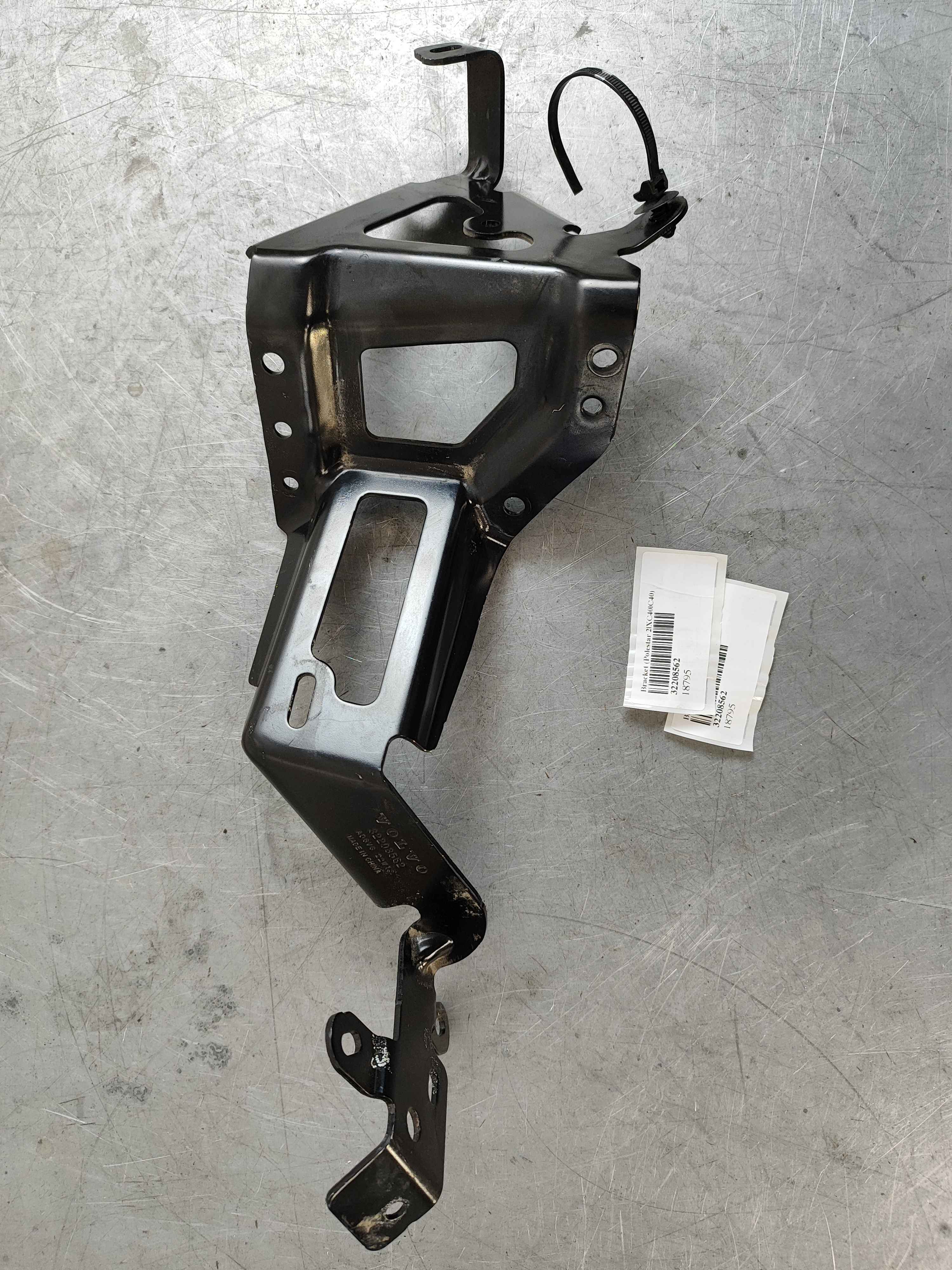 Bracket (Polestar 2|XC40|C40)
