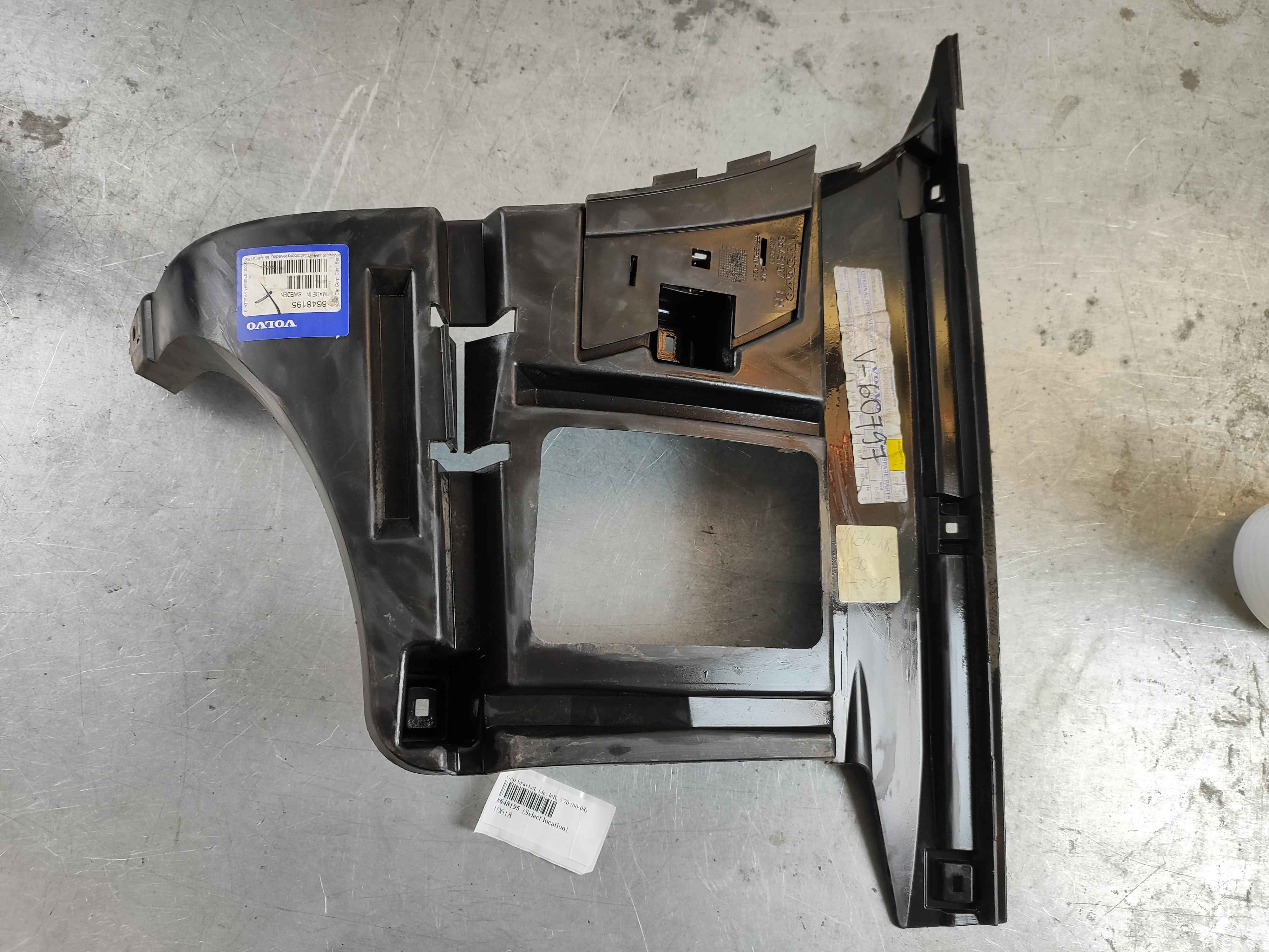 Gcp bracket, l.h., left, V70 (00-08)