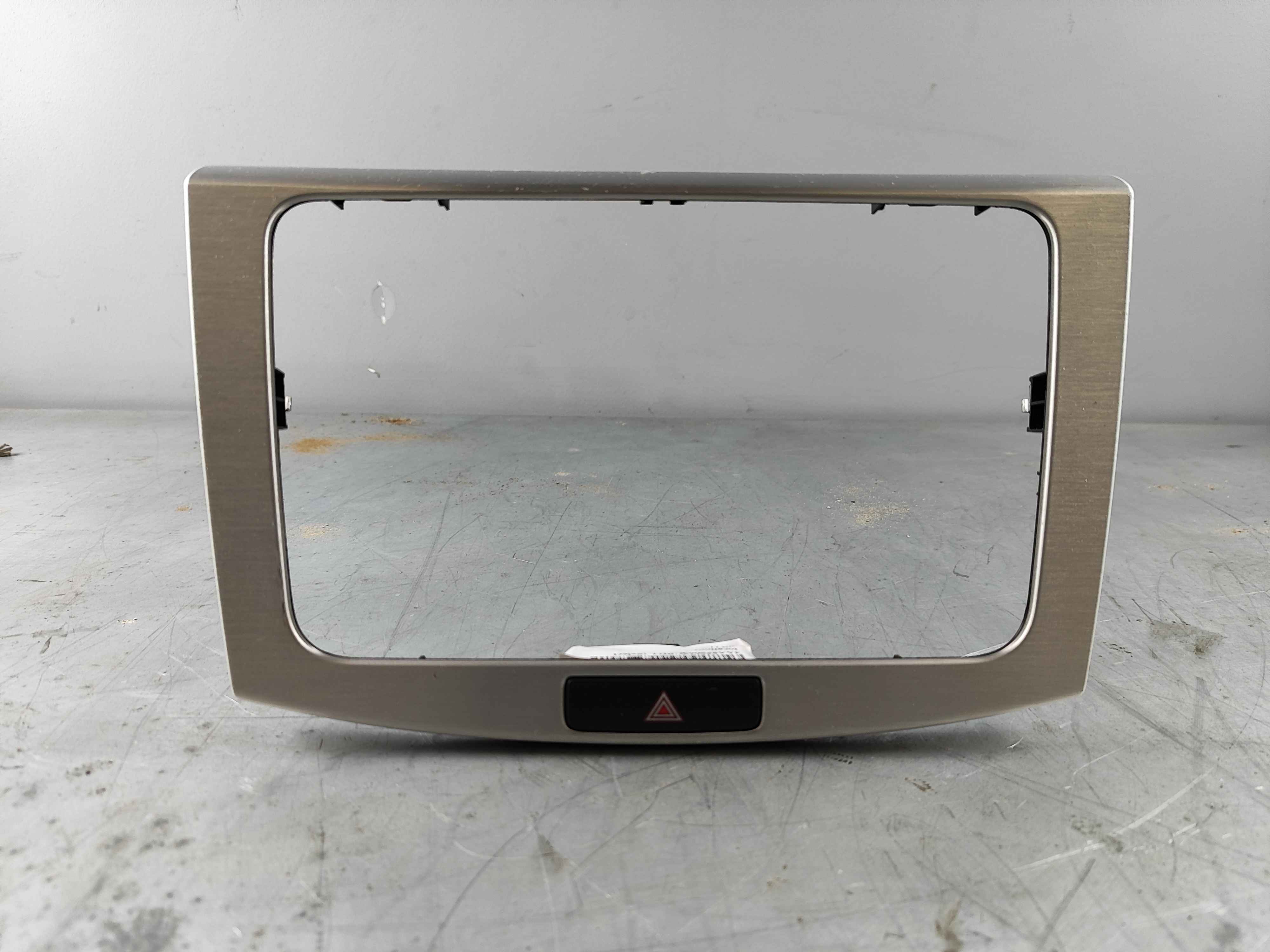 Trim brushed aluminium