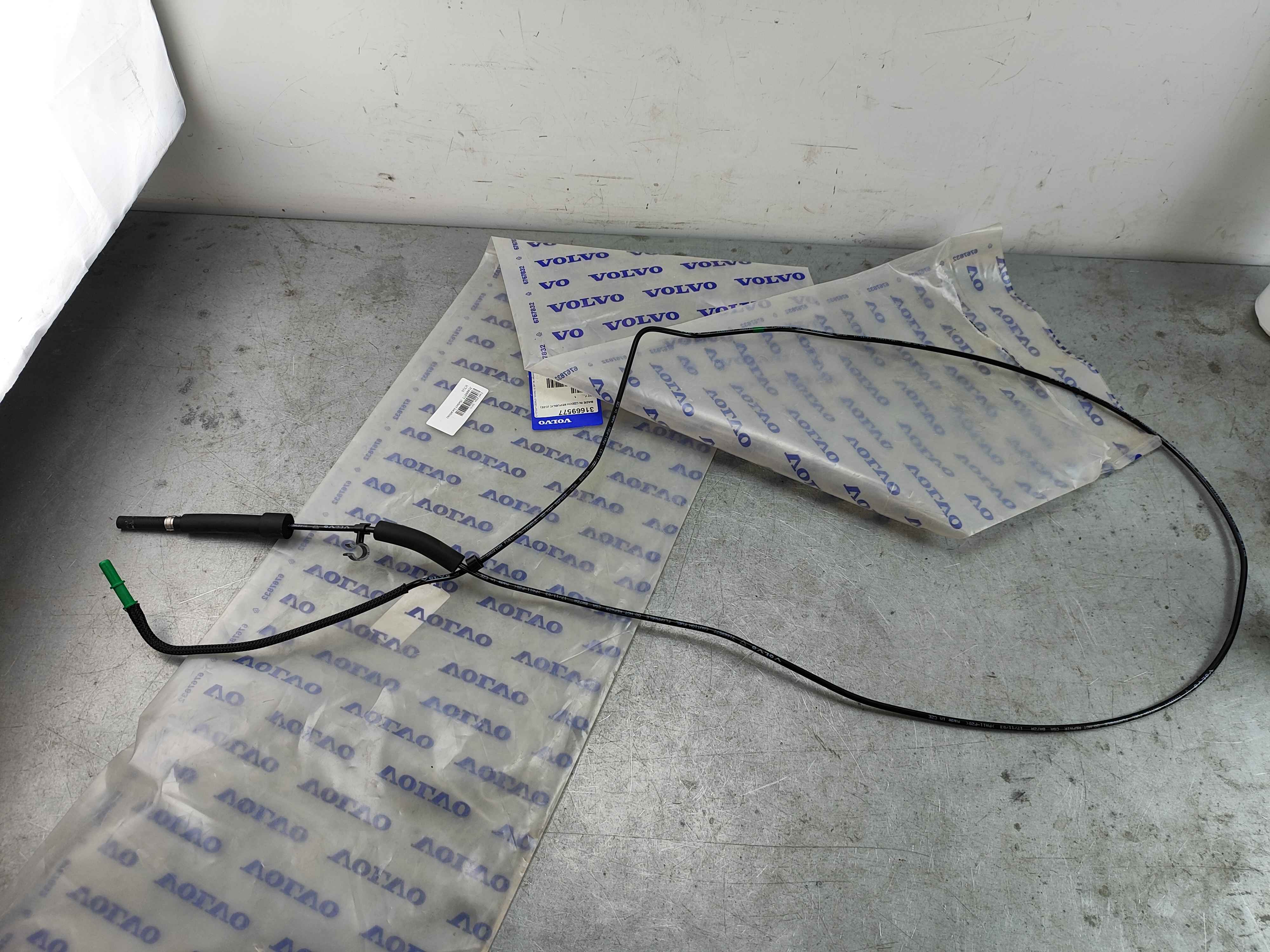 Fuel pipe, AWD