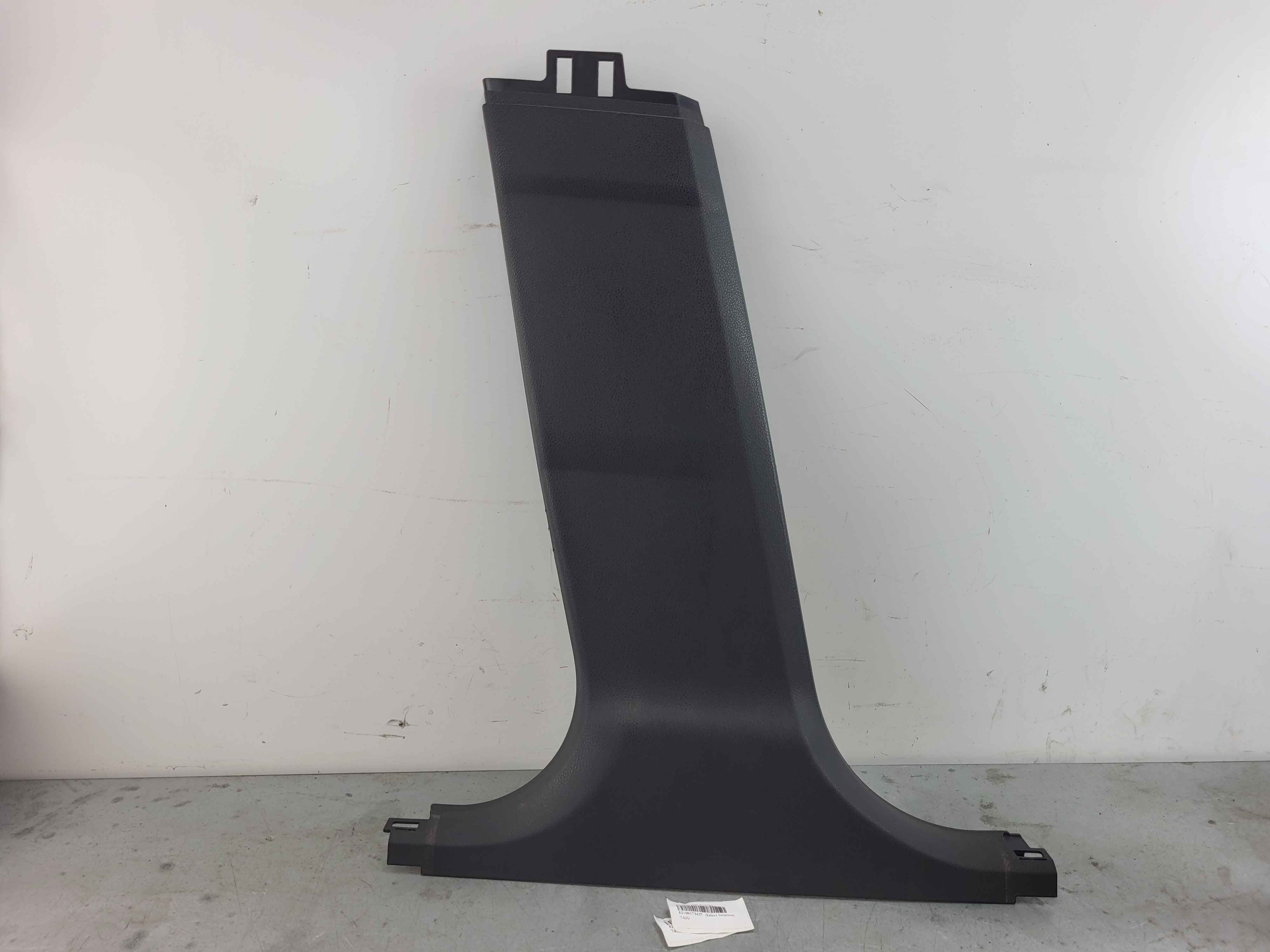 (B) pillar trim (bottom)