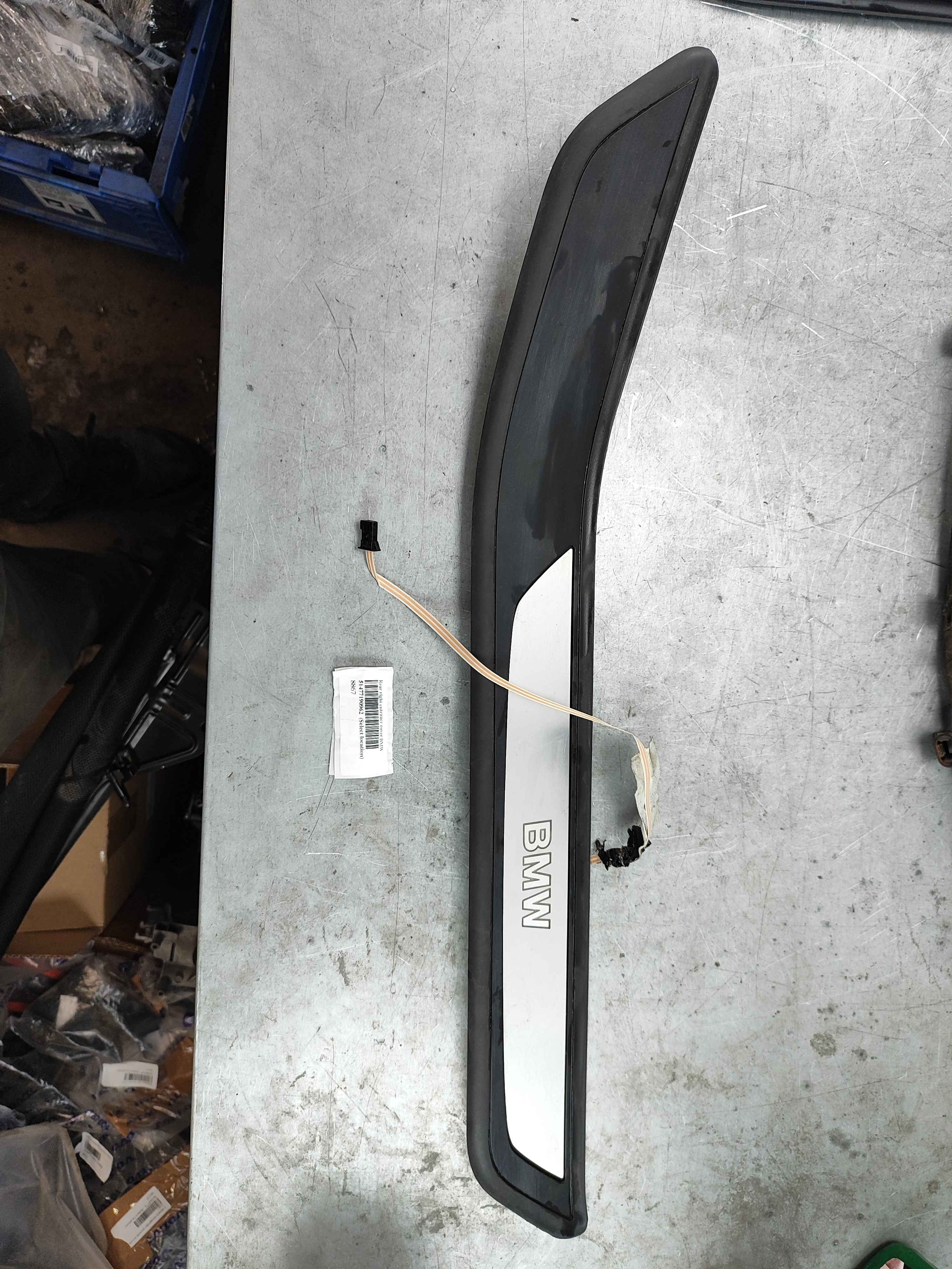 Rear right entrance cover BMW