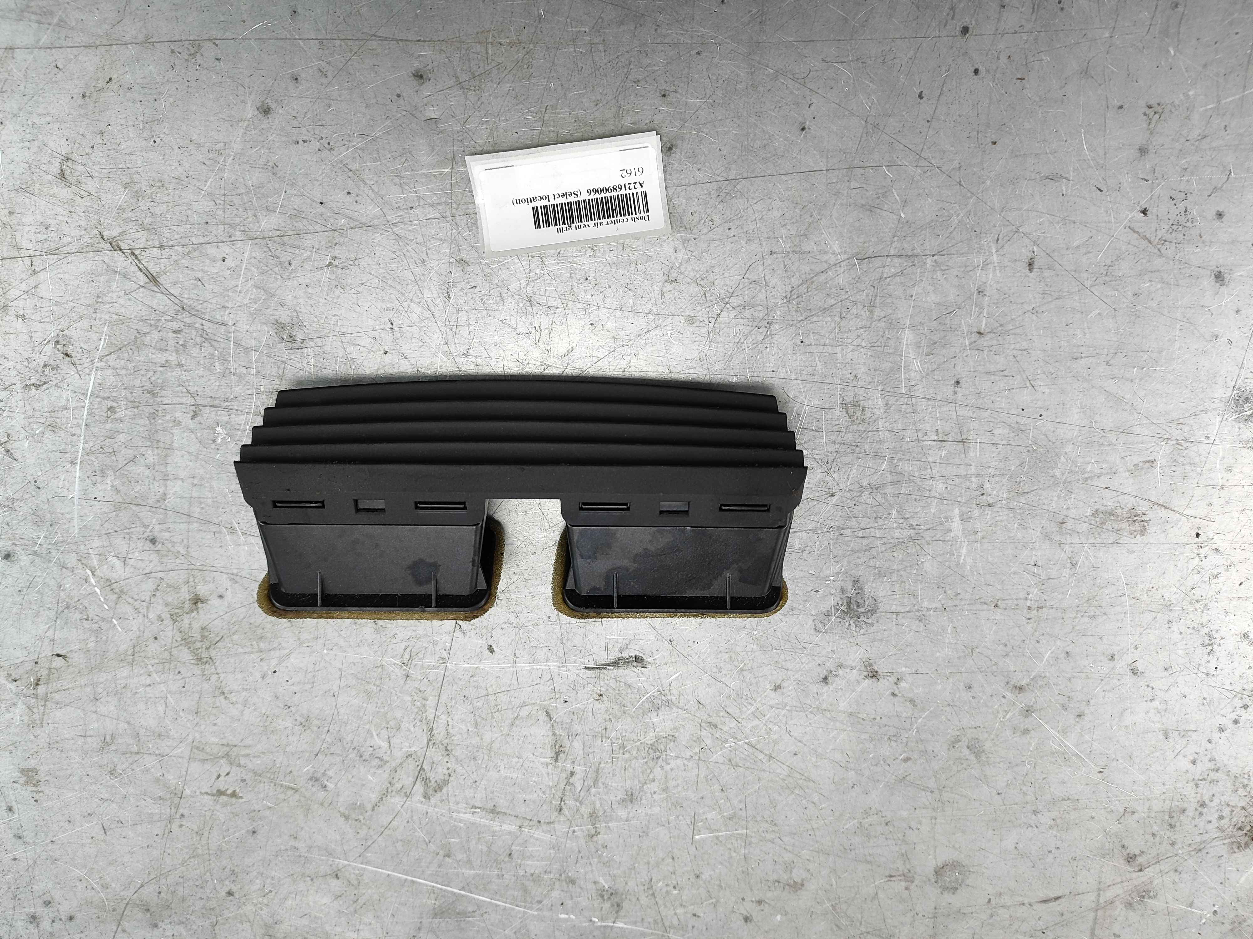 Dash center air vent grill