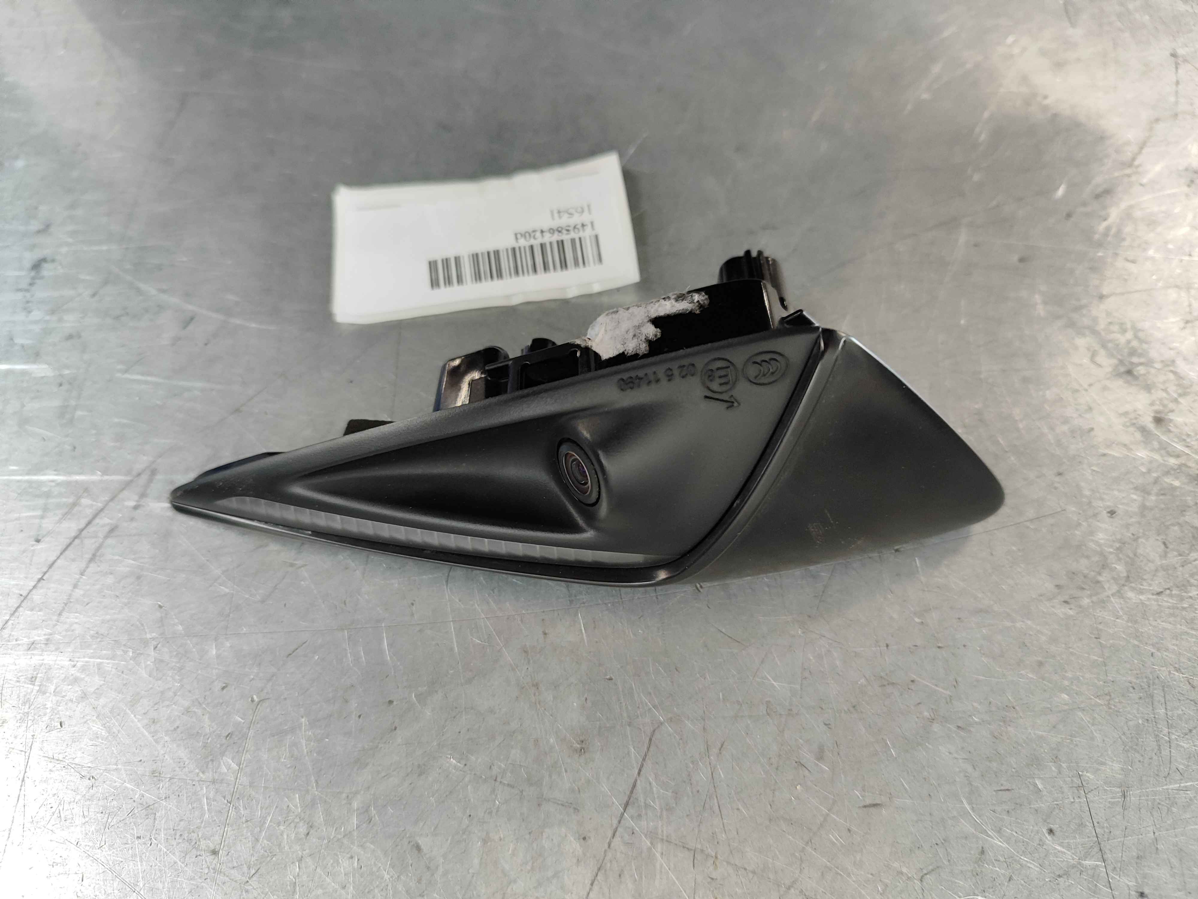 Tesla 149586420d