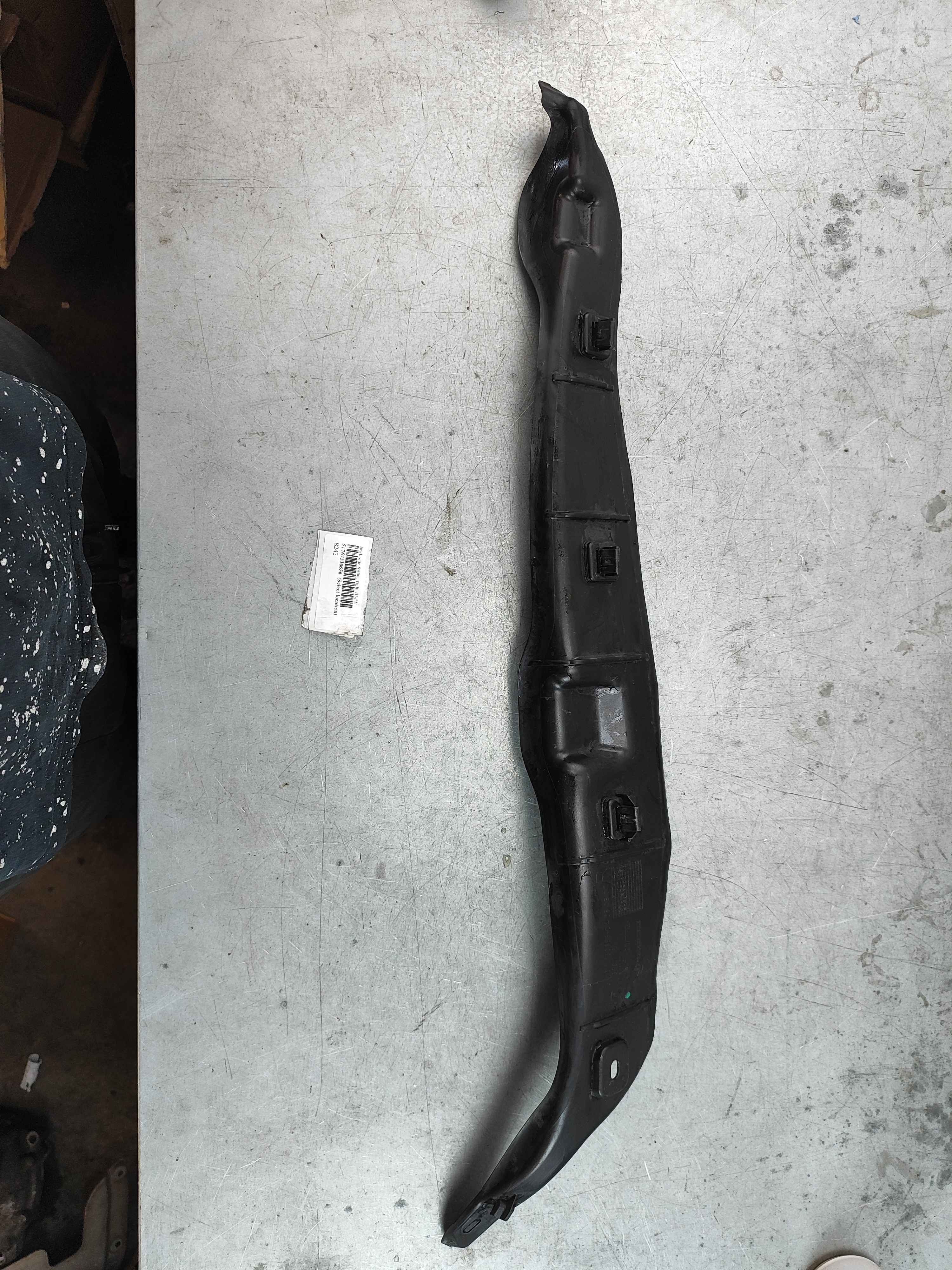 Seal, side frame, right BMW