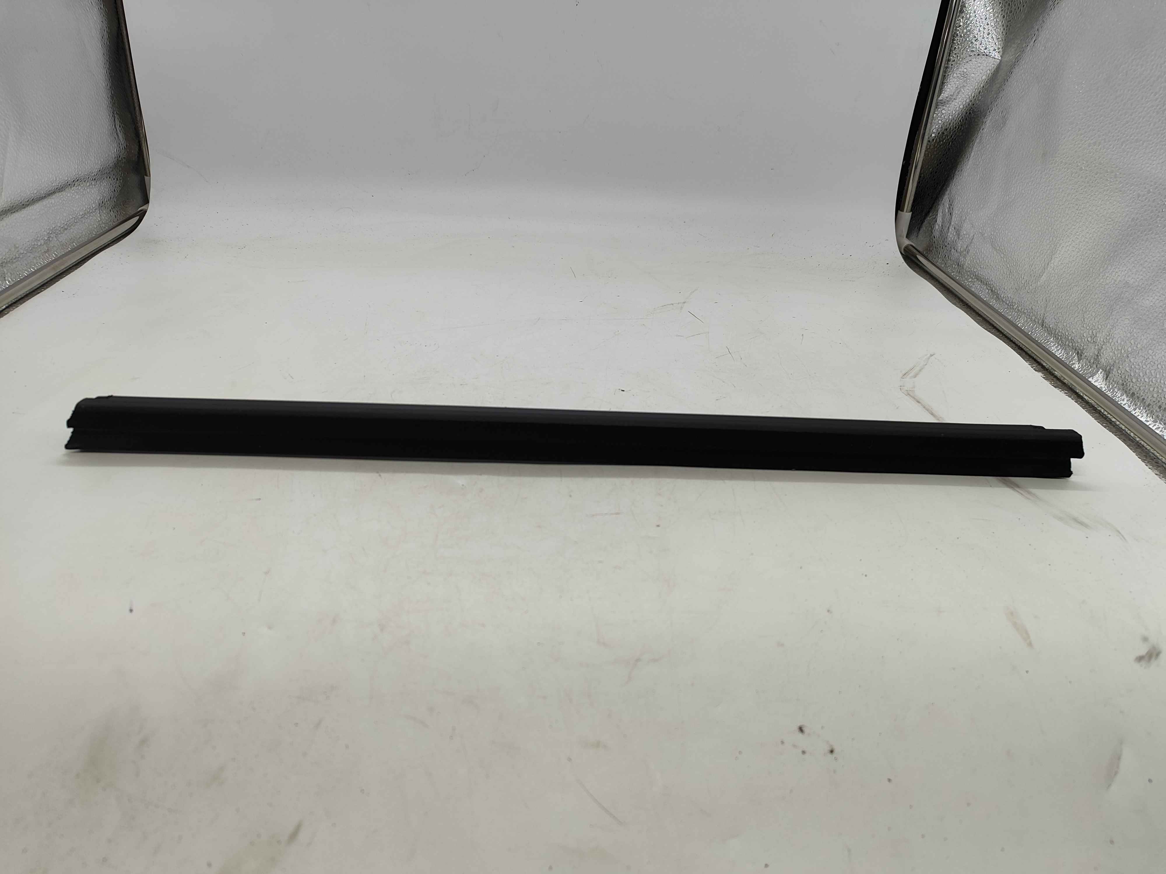 Weatherstrip, inner rear, left (XC60 (18-))