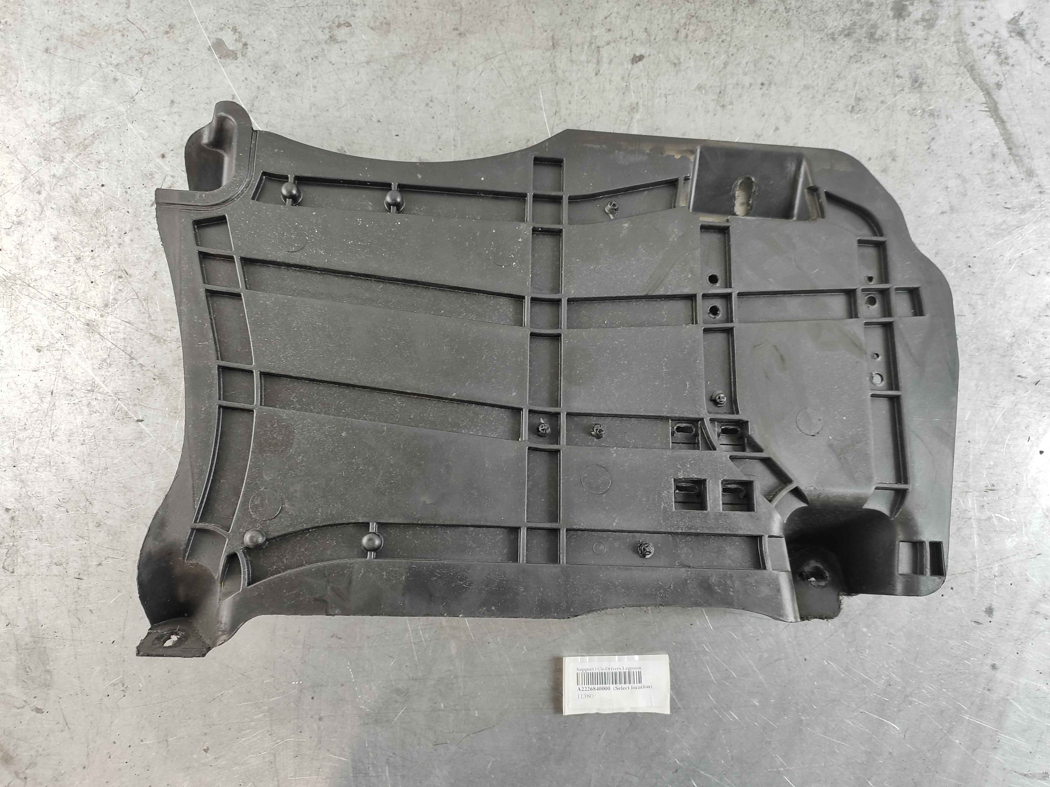 Support | Co-Drivers Legroom