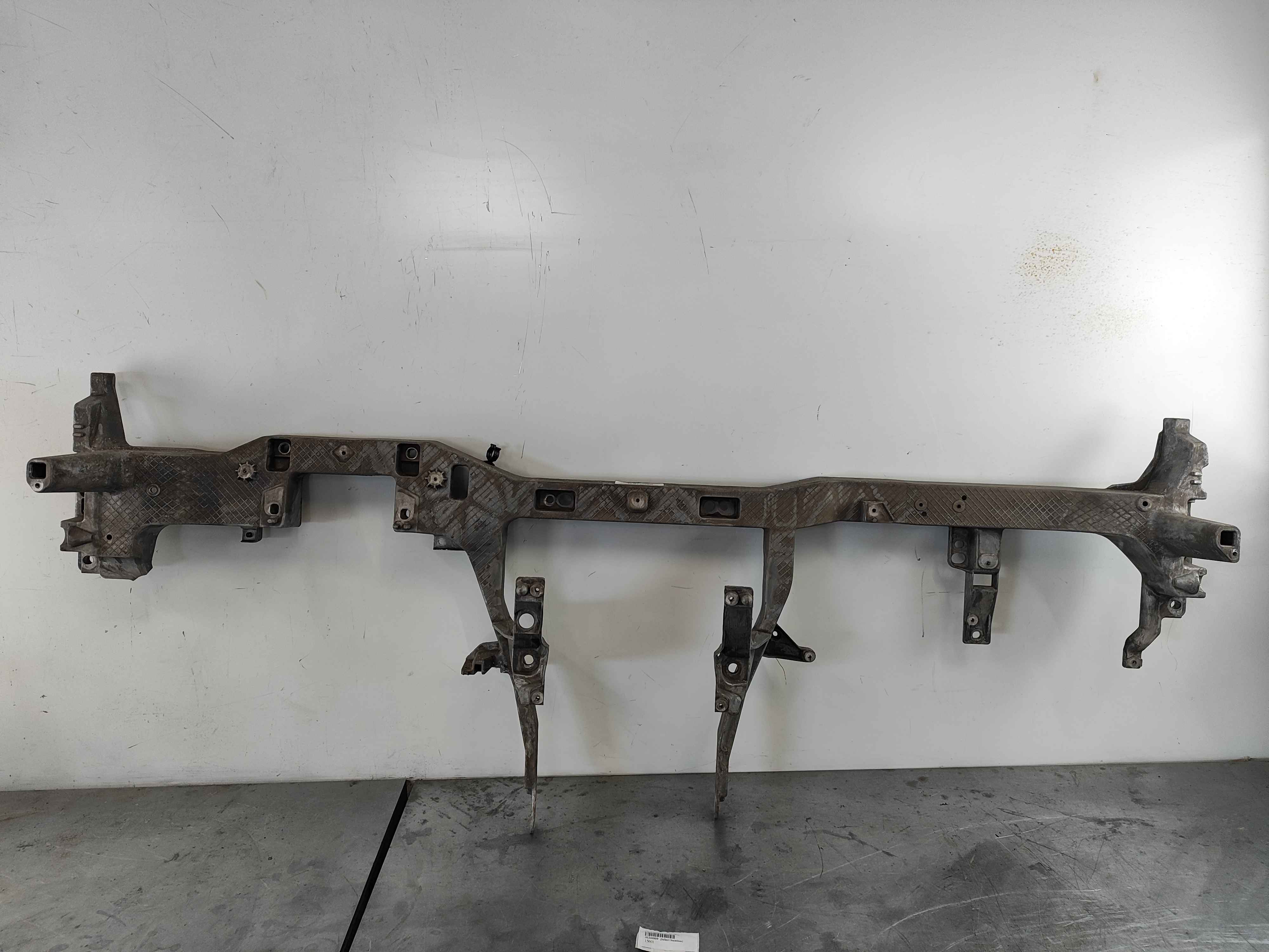 Cross member (XC60 (18-))