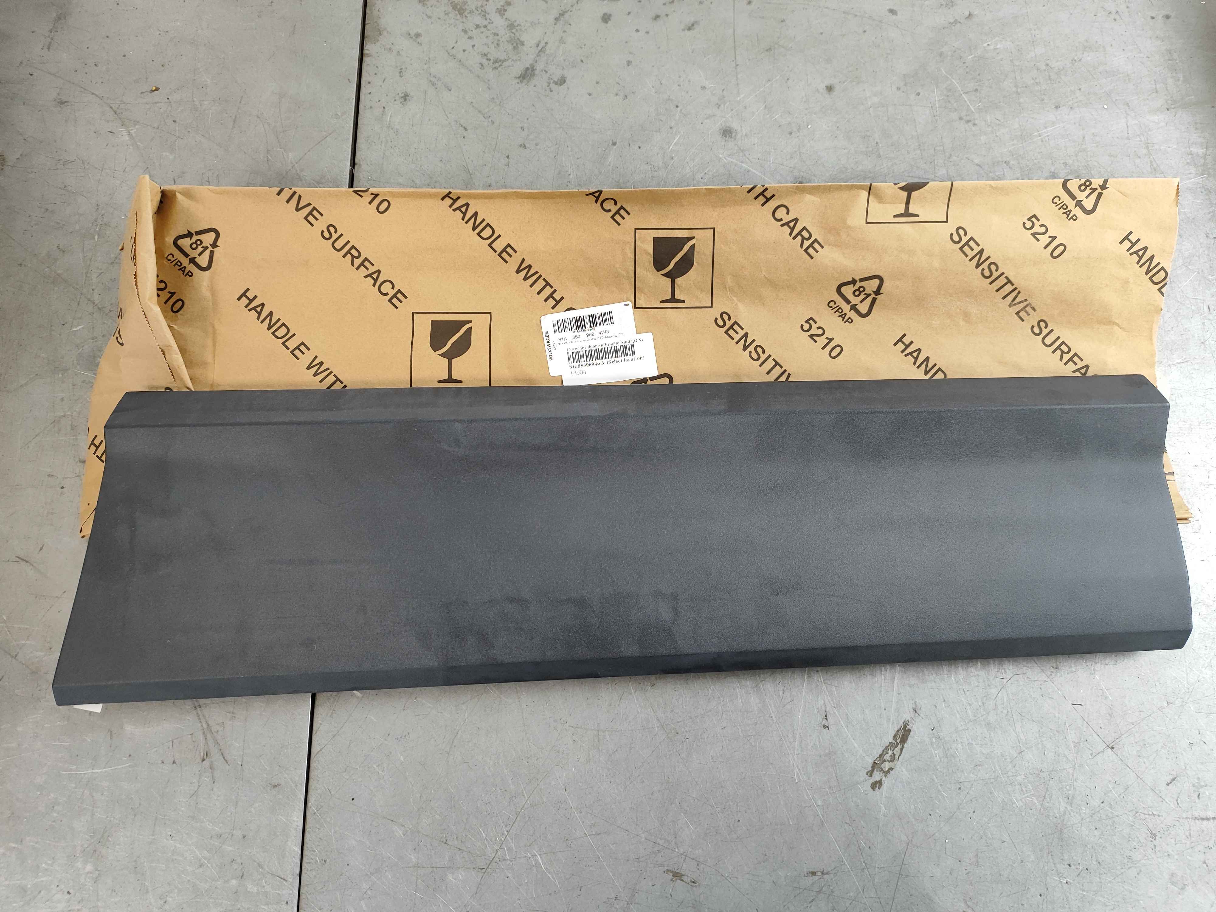 Cover for door anthracite Audi Q2 81