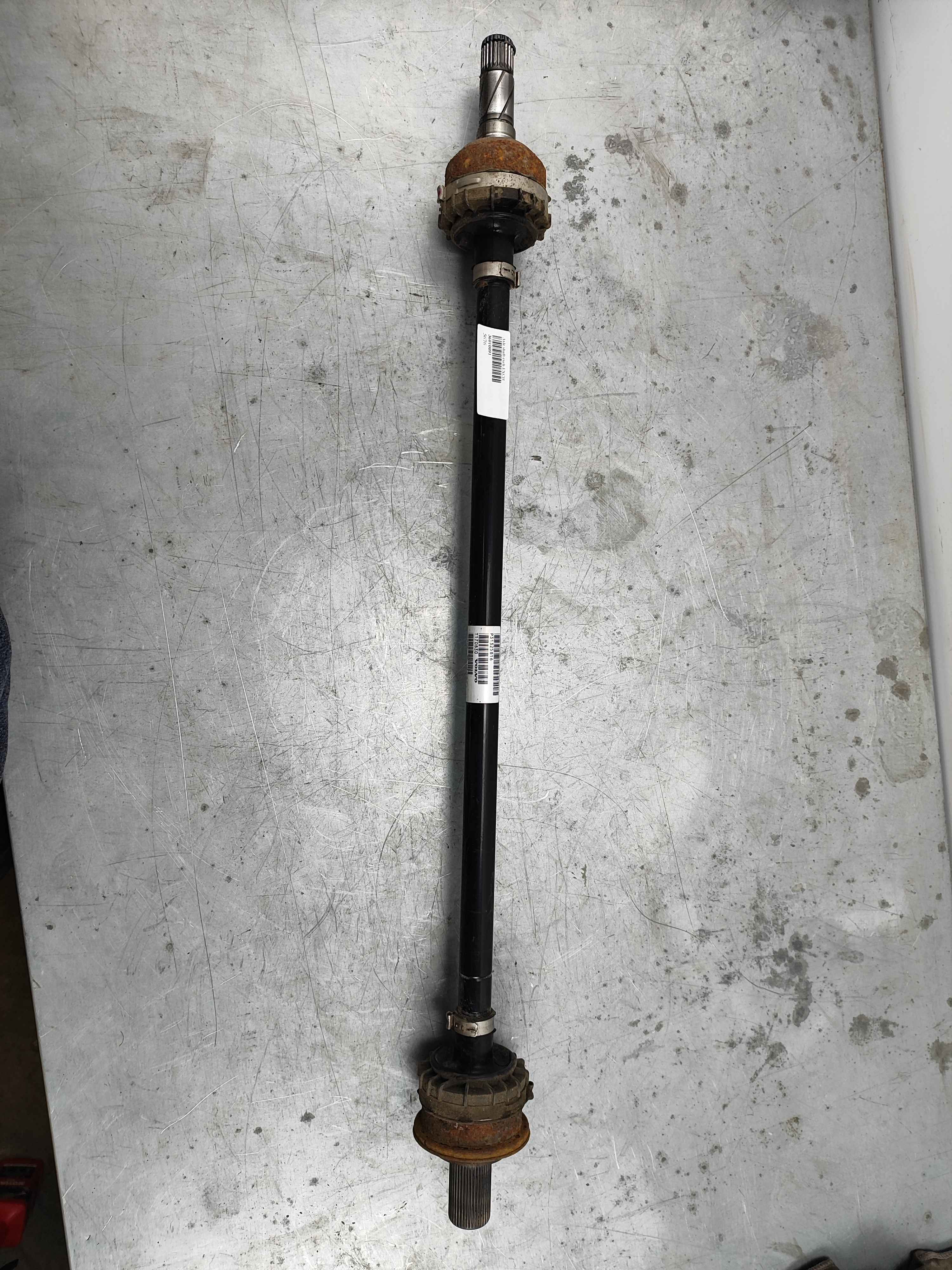 Axle shaft exch EXCH FOR 31325816 31437939 rear Rear bellows kit cannot be serviced. The entire drive shaft must be replaced.