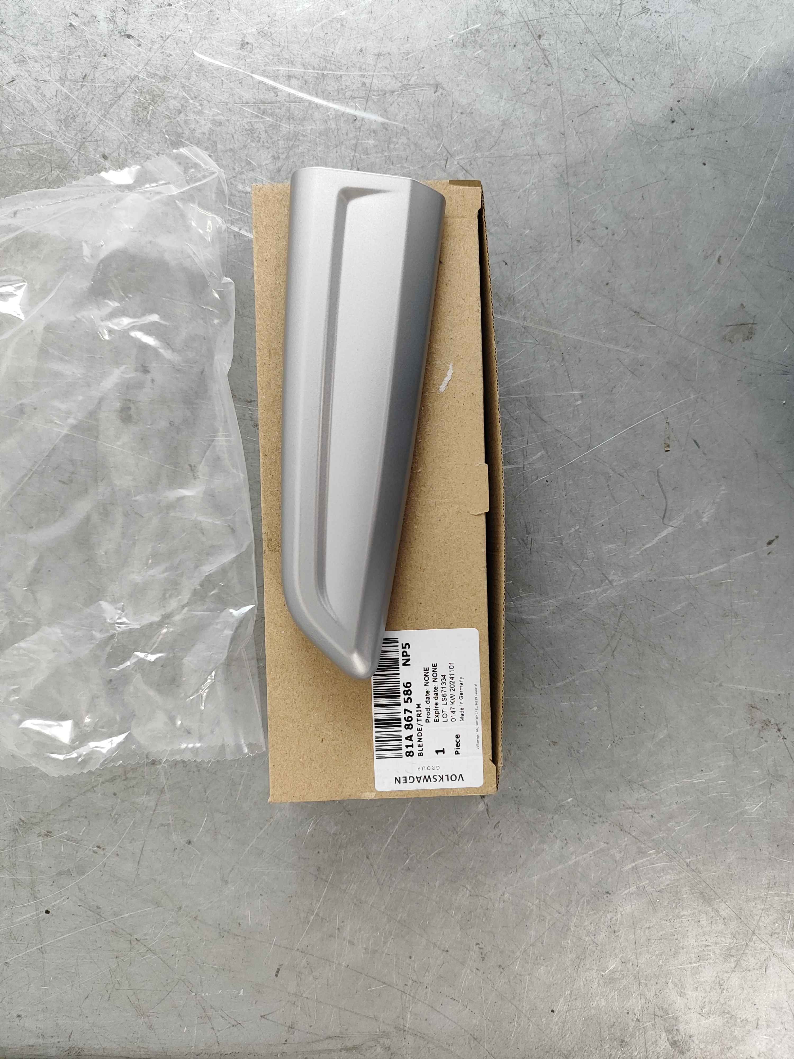 Trim for pull handle silver grey Audi Q2 81